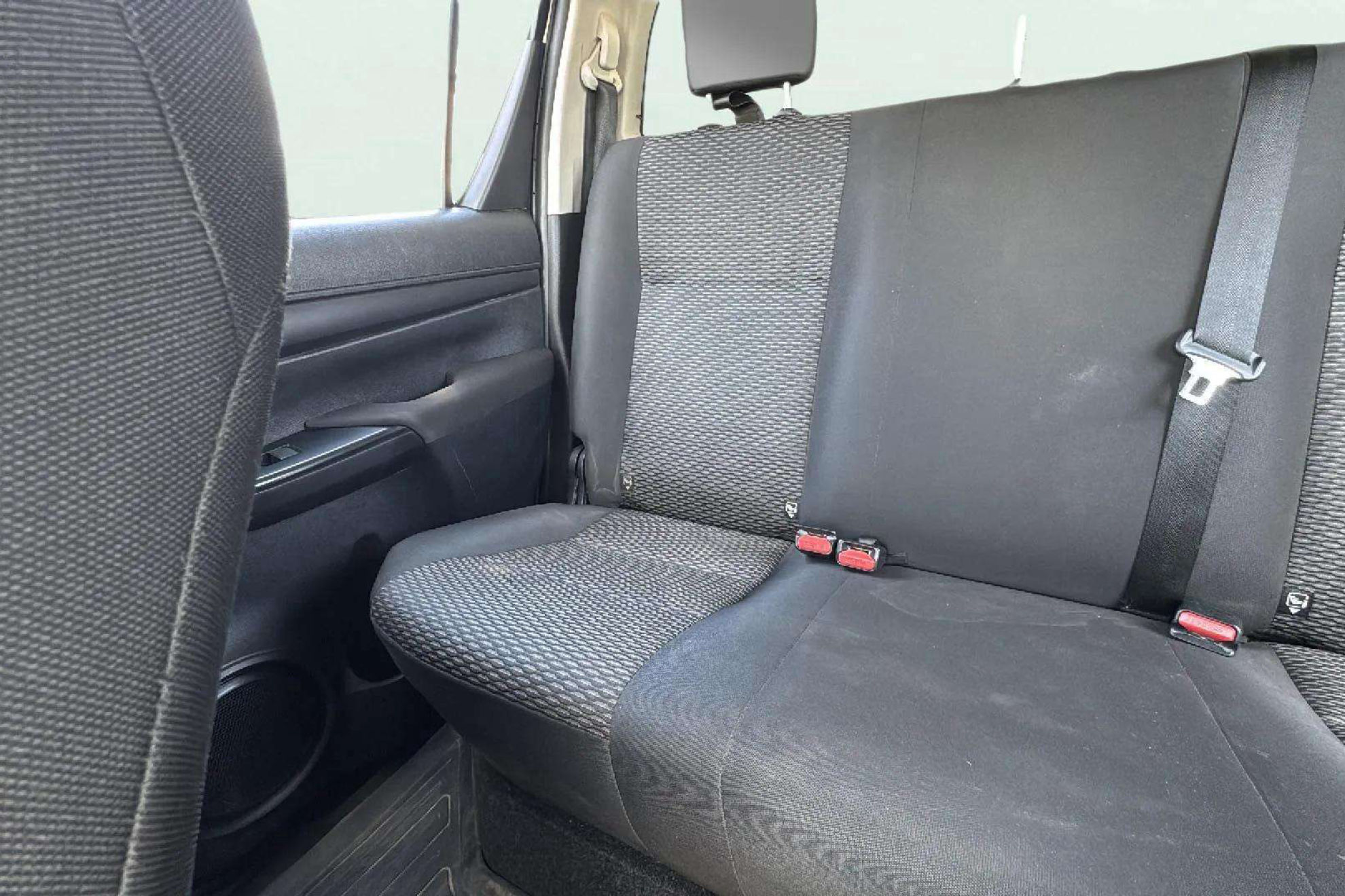 Toyota Hilux 2.4 D-4D Cabina Doble GX - foto 33