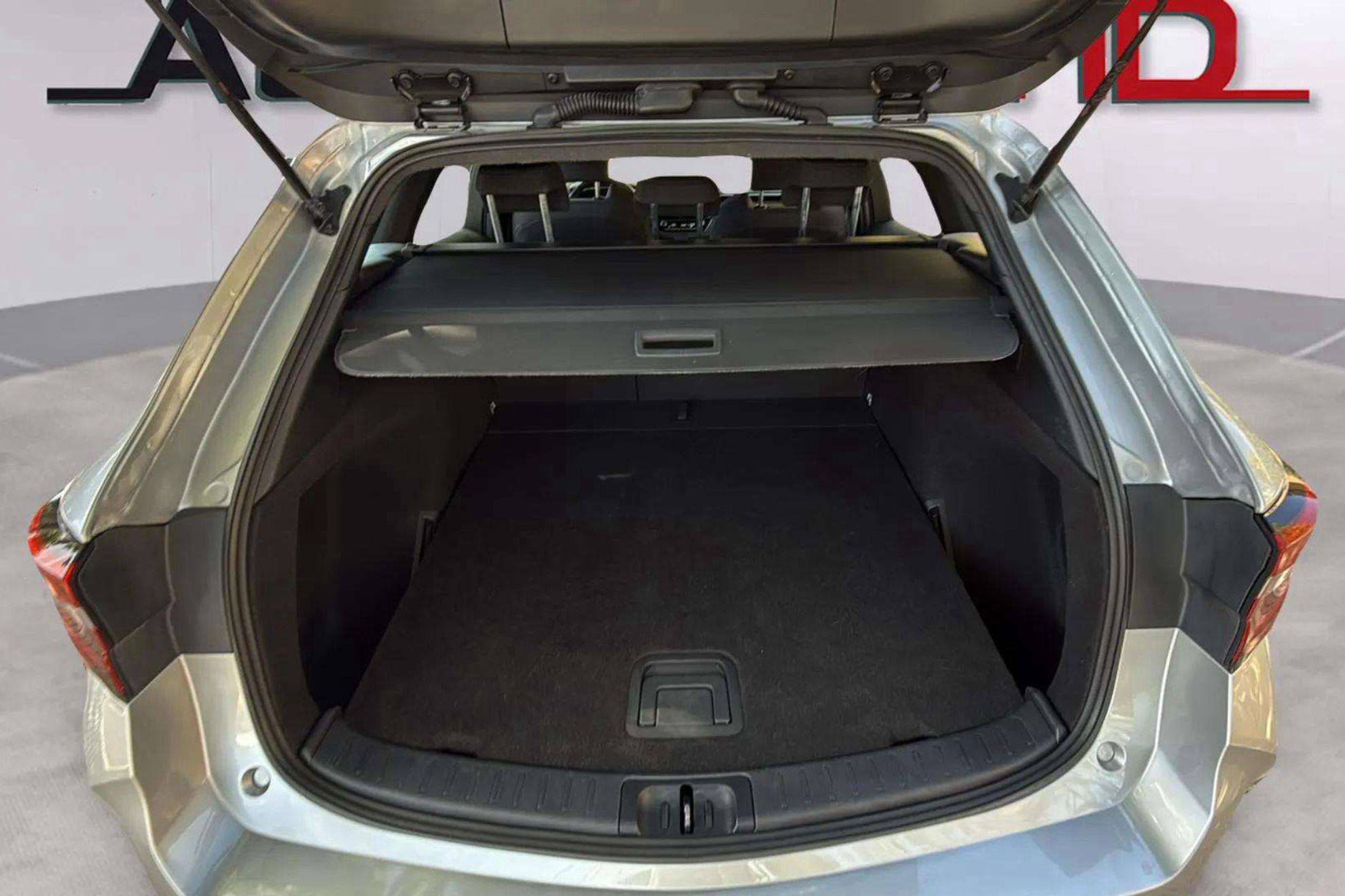 Toyota Corolla 140H Active Plus Touring Sport - foto 37