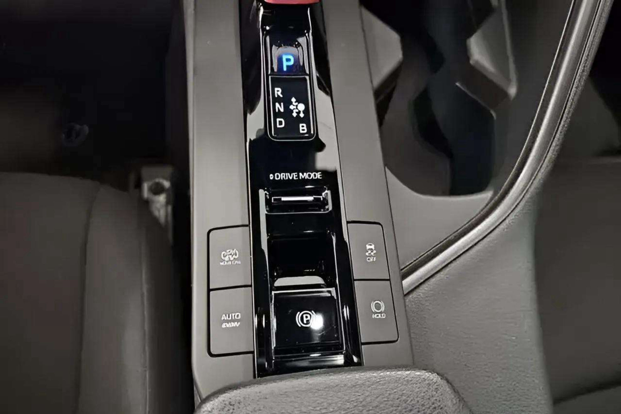 Toyota C-HR 1.8 140H Advance - foto 20