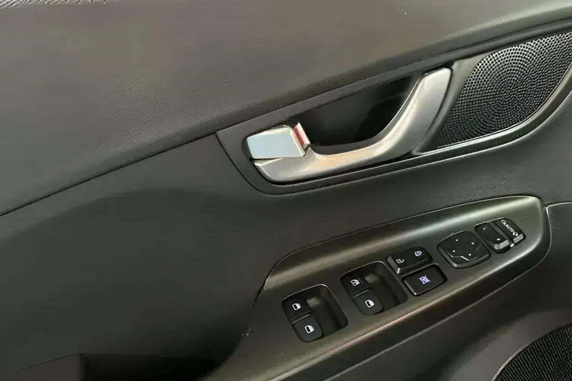 Hyundai Kona EV Maxx - foto 15