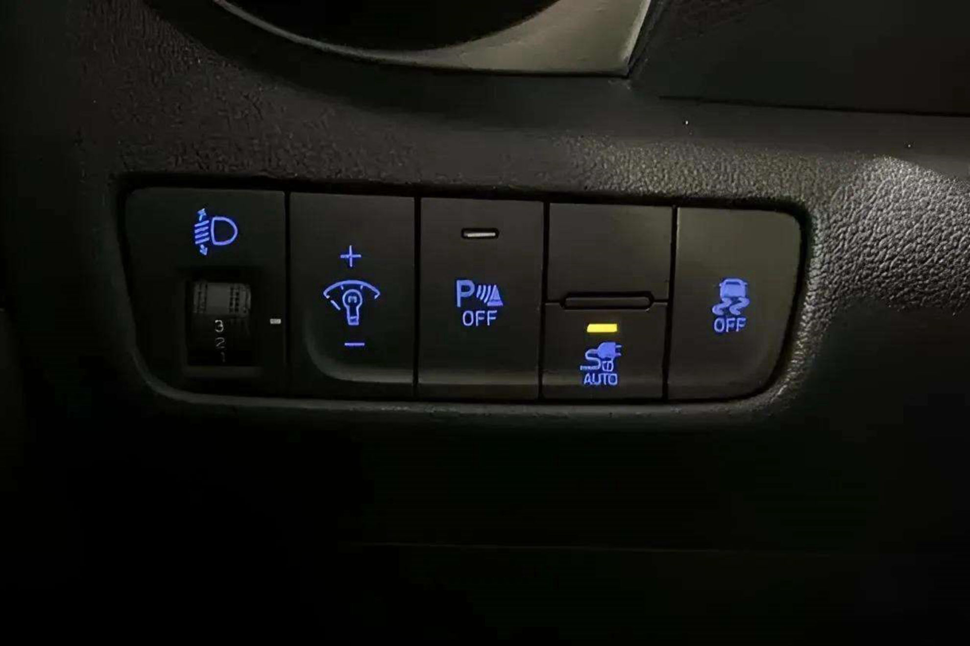 Hyundai Kona EV Maxx - foto 19