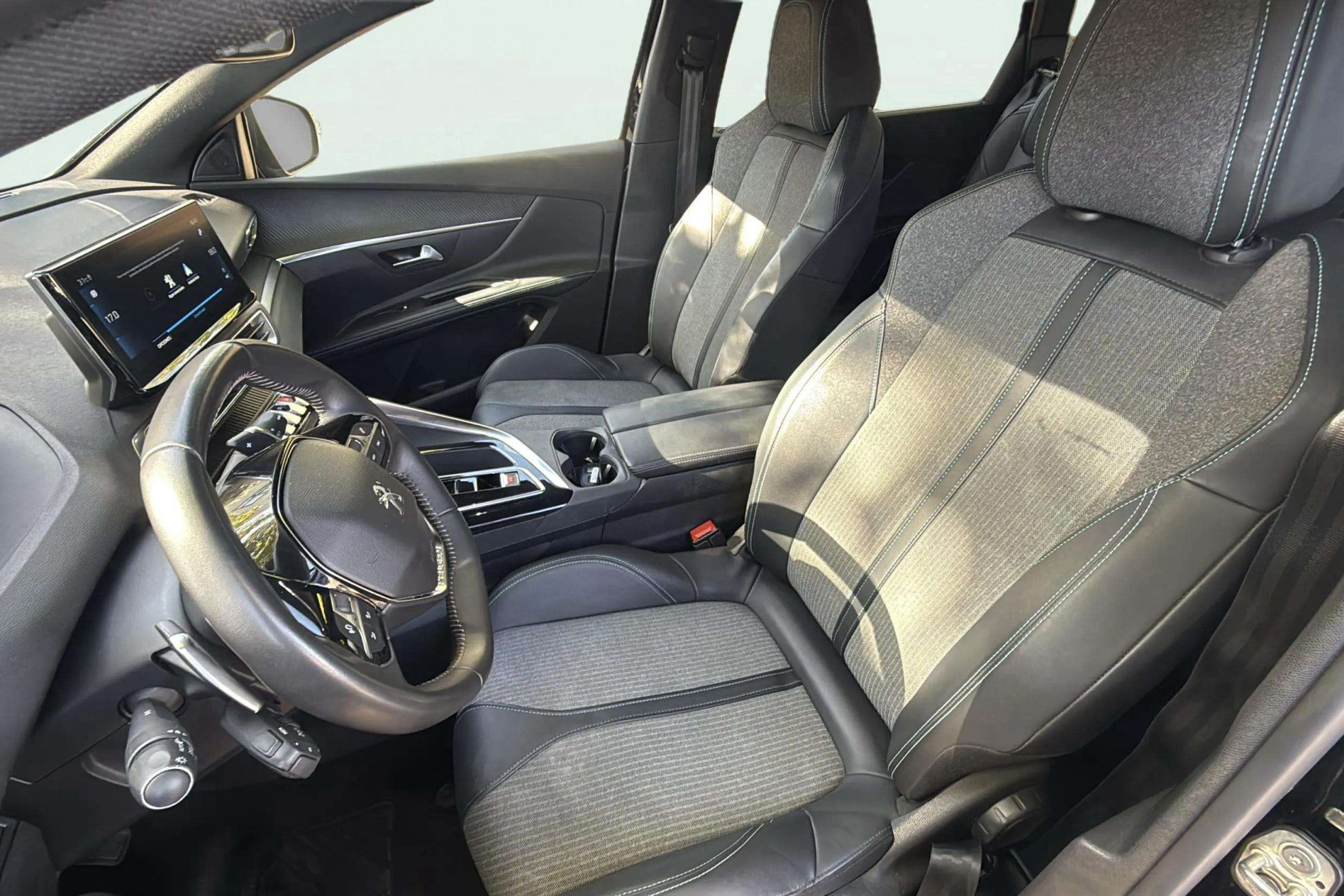 Peugeot 5008 1.2 Allure eDCS6 - foto 22