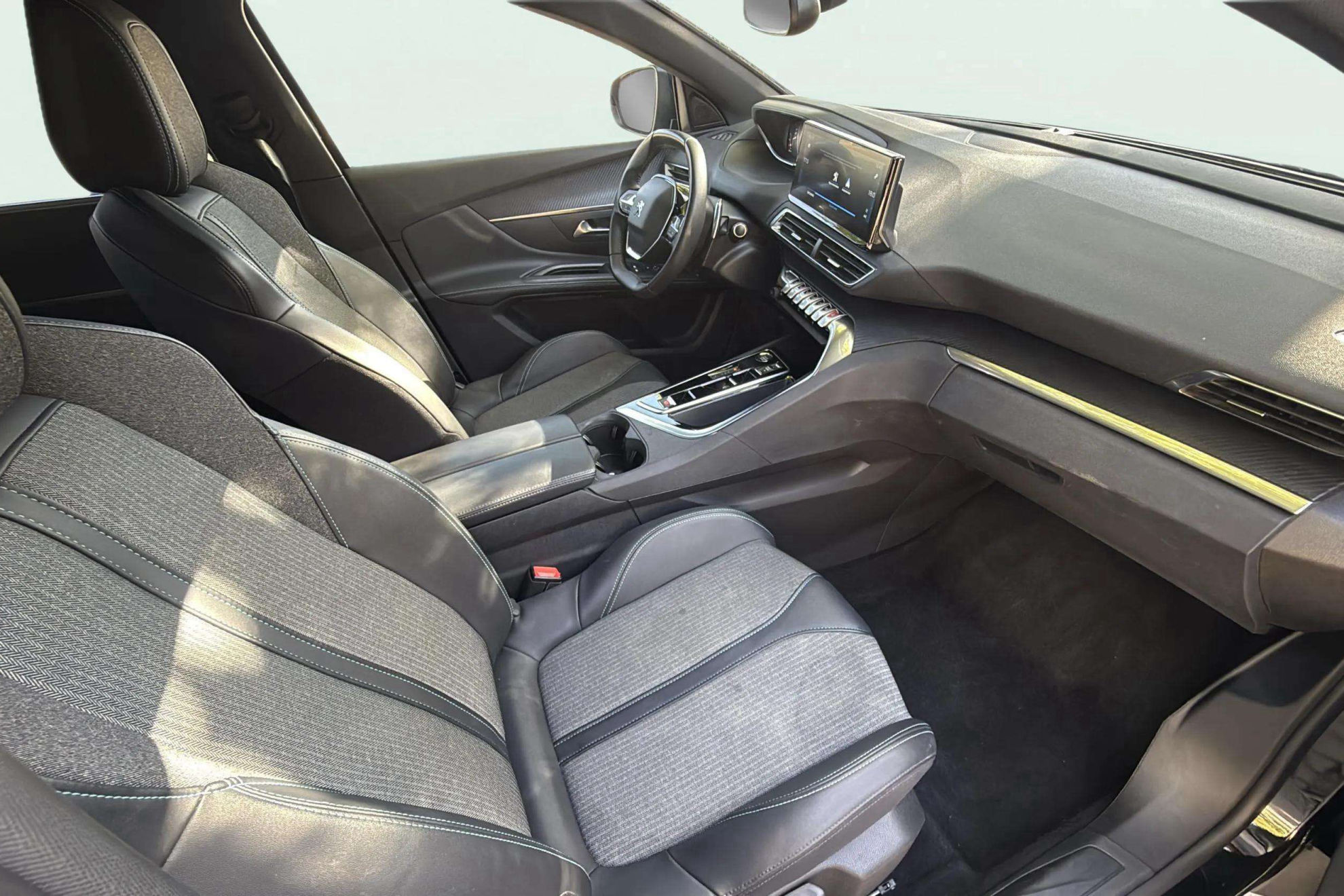 Peugeot 5008 1.2 Allure eDCS6 - foto 23