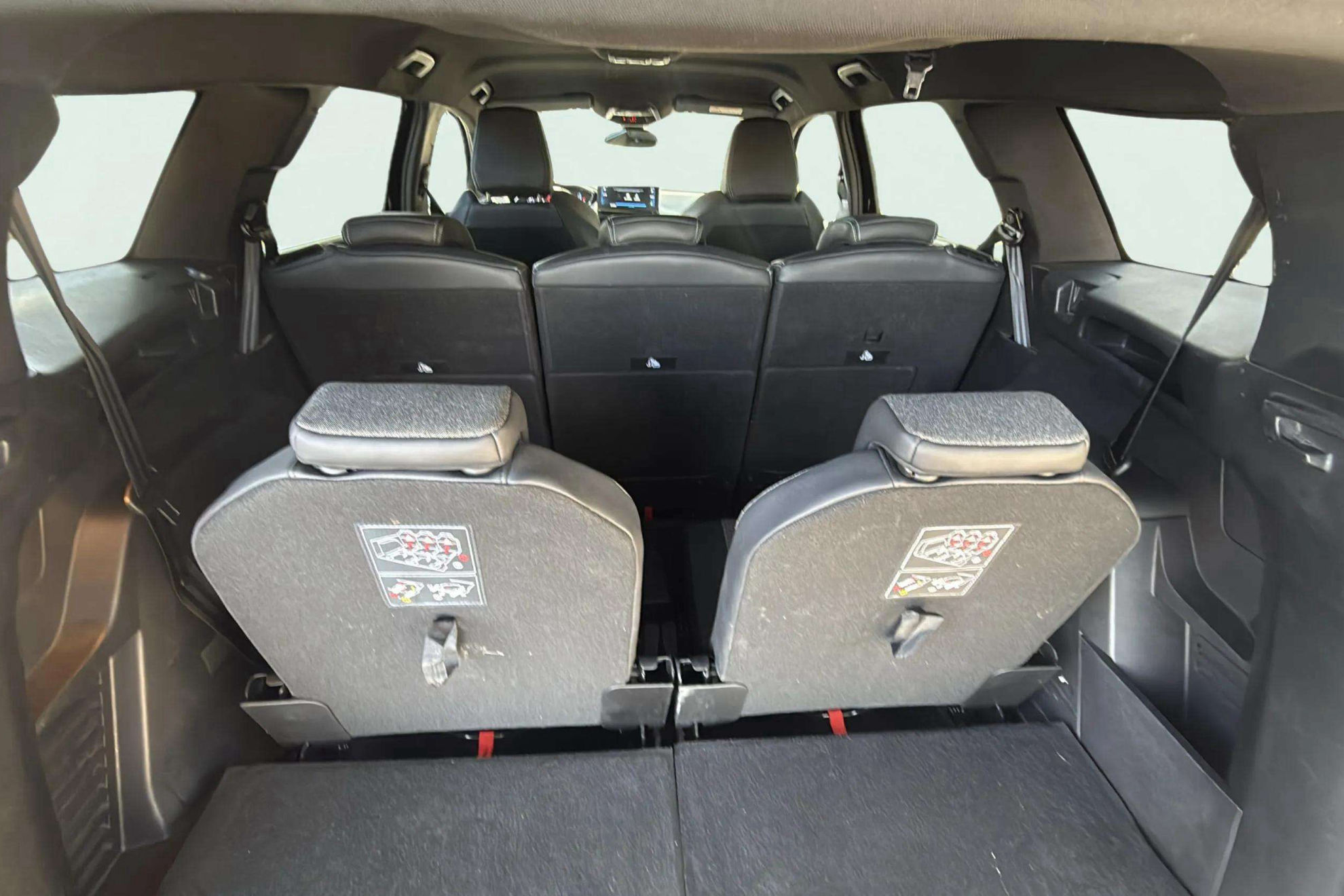 Peugeot 5008 1.2 Allure eDCS6 - foto 32
