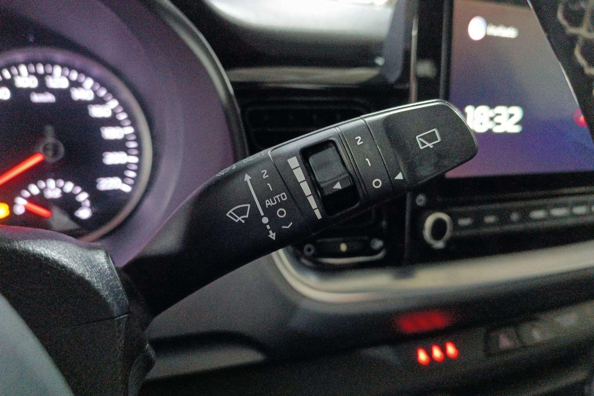 Kia Stonic 1.0 T-GDi MHEV IMT Drive - foto 16