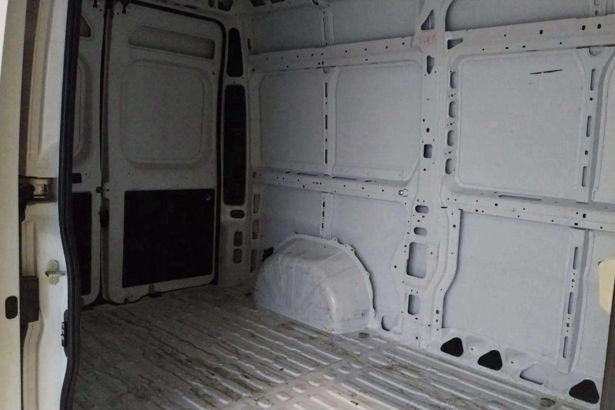 Opel Movano Furgón Base L2H2 3.3T 2.2 BlueHDi - foto 9