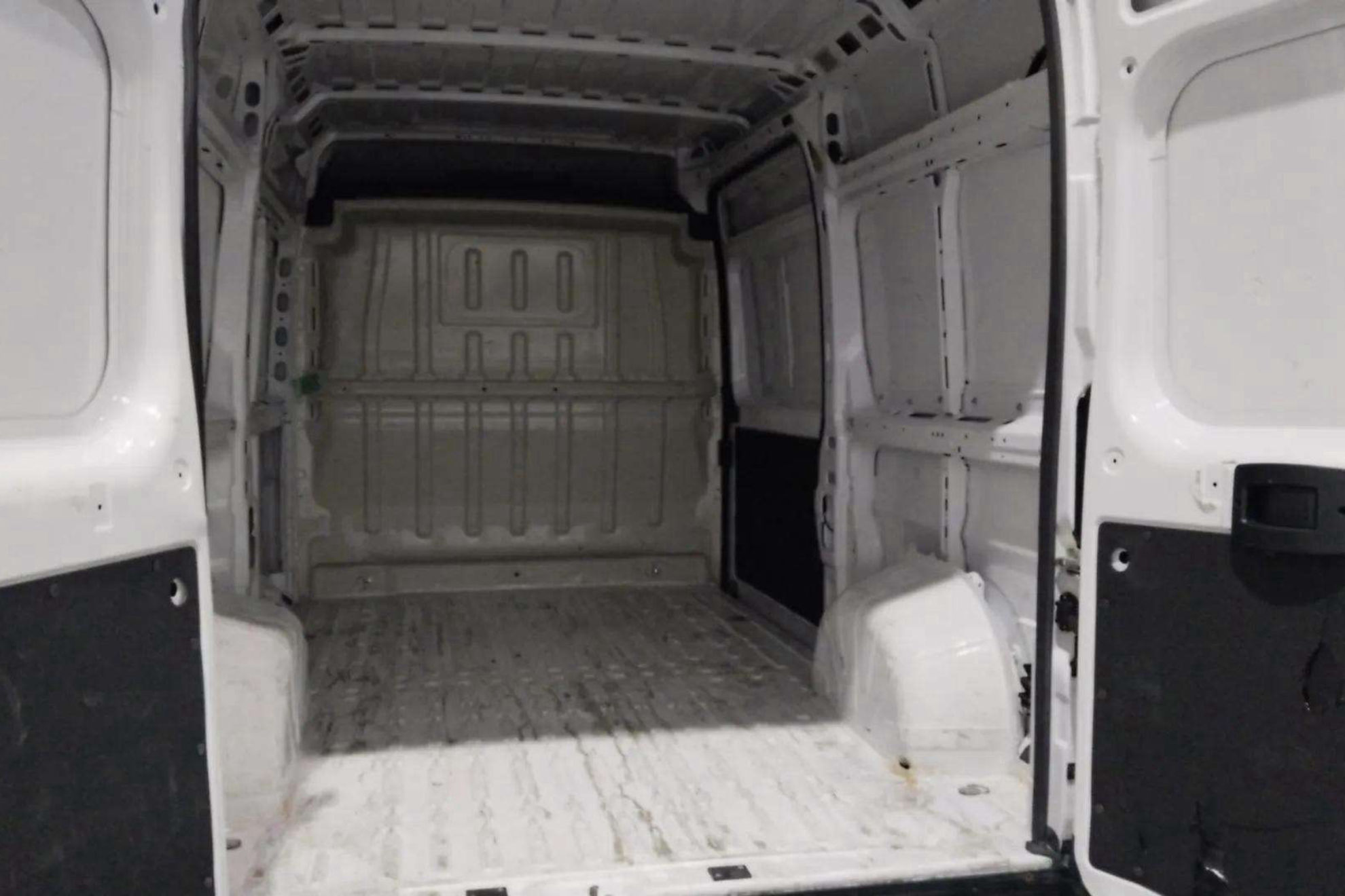 Opel Movano Furgón Base L2H2 3.3T 2.2 BlueHDi - foto 11