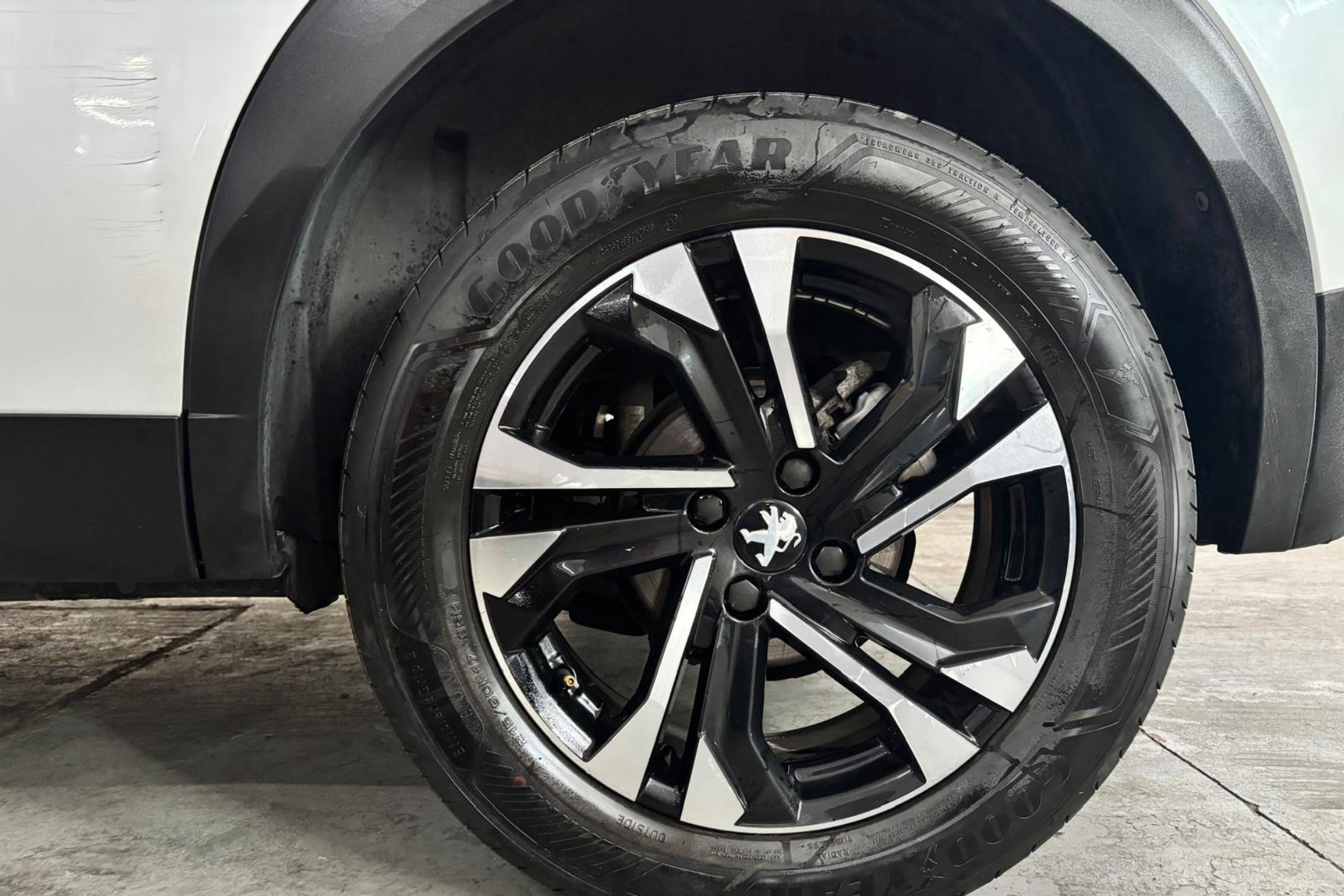 Peugeot 2008 Allure PureTech 100 - foto 8