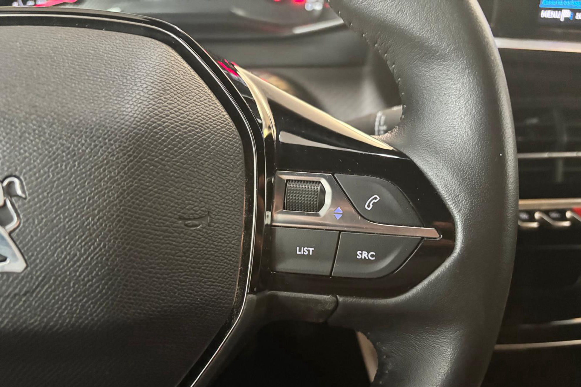 Peugeot 2008 Allure PureTech 100 - foto 18