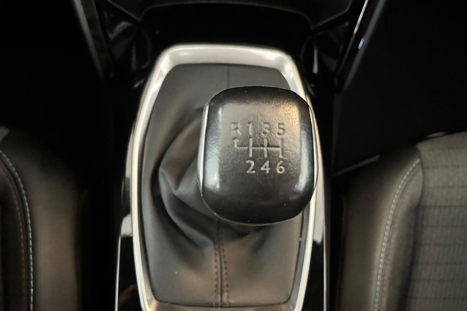 Peugeot 2008 Allure PureTech 100 - foto 28
