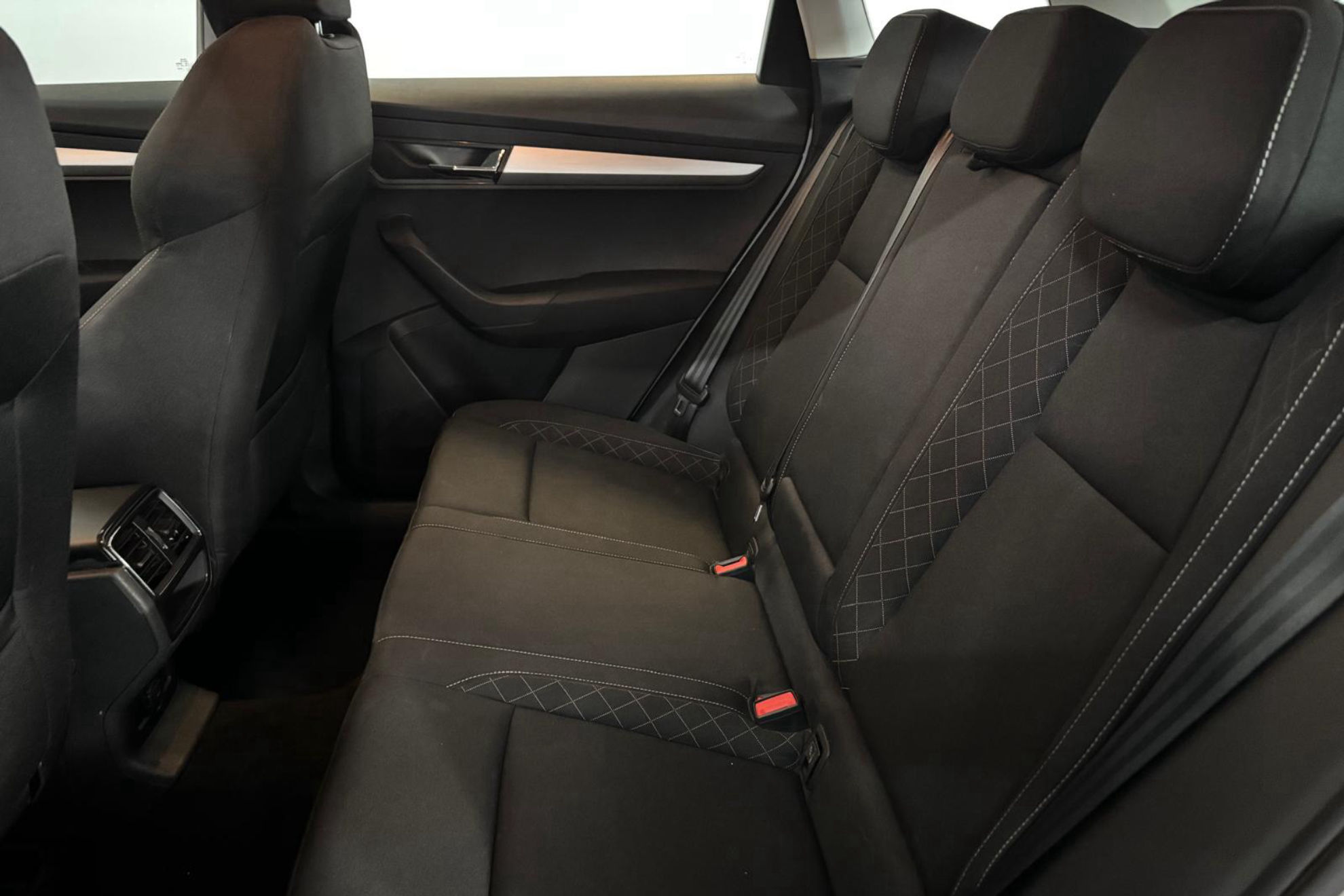Škoda Karoq 2.0 TDI DSG 4x4 Ambition - foto 11
