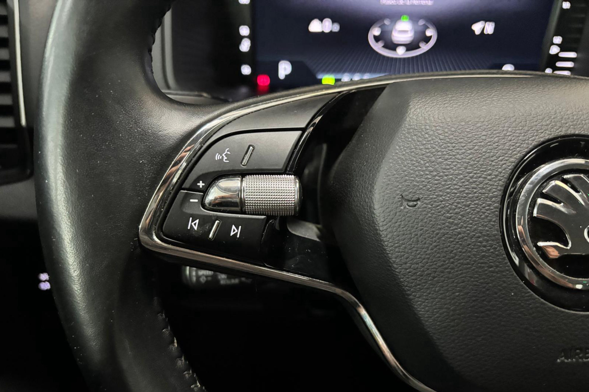 Škoda Karoq 2.0 TDI DSG 4x4 Ambition - foto 17