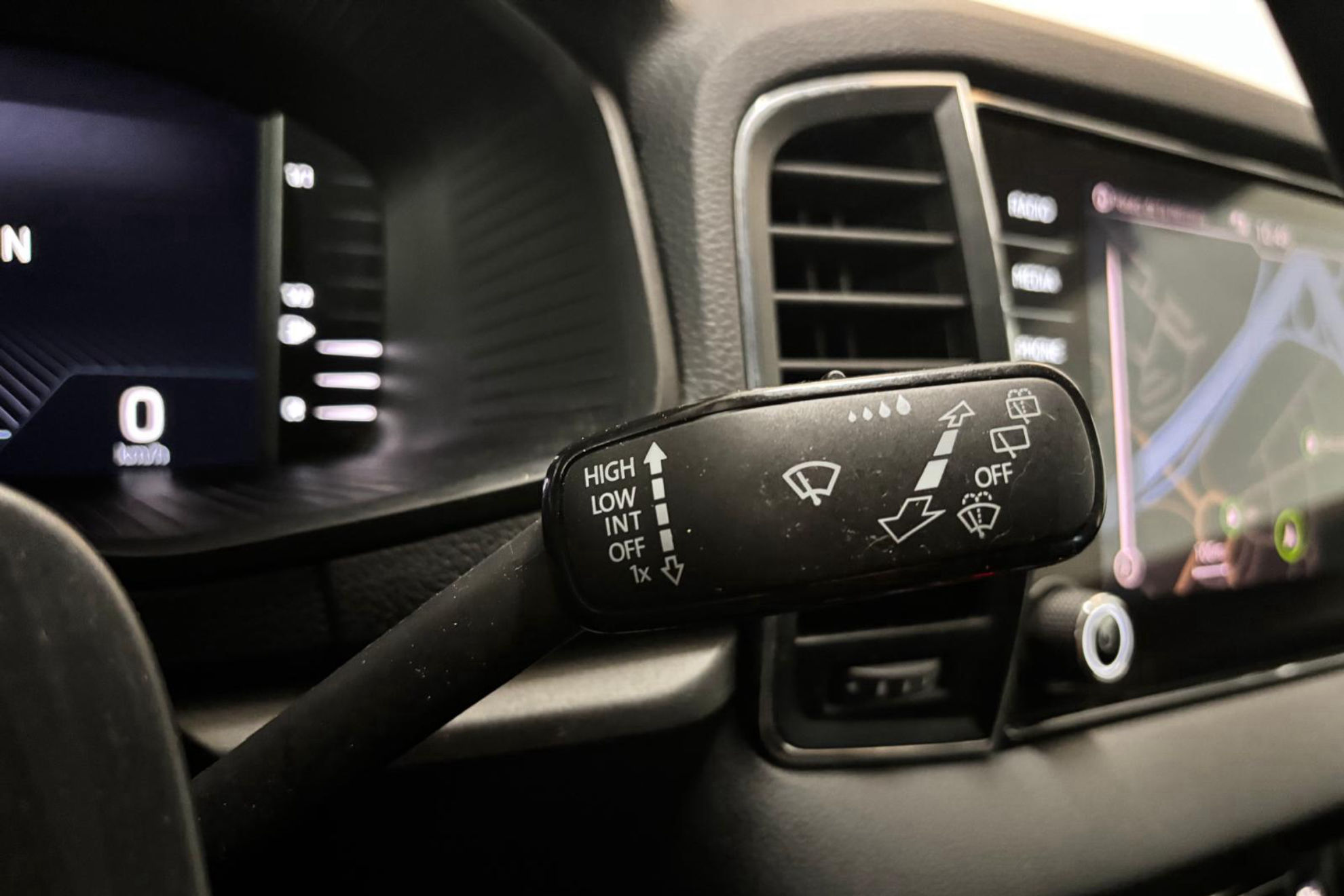 Škoda Karoq 2.0 TDI DSG 4x4 Ambition - foto 20