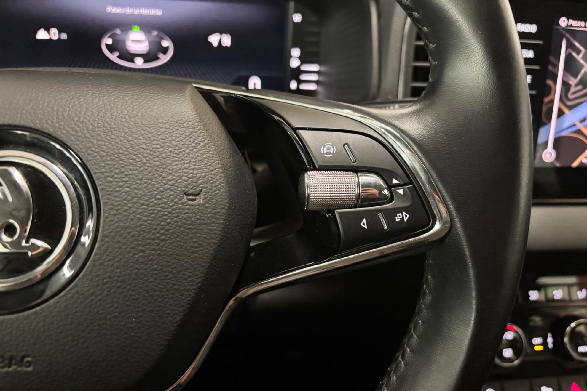 Škoda Karoq 2.0 TDI DSG 4x4 Ambition - foto 18