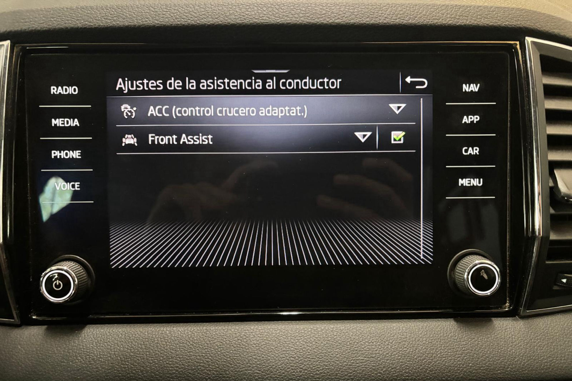 Škoda Karoq 2.0 TDI DSG 4x4 Ambition - foto 25