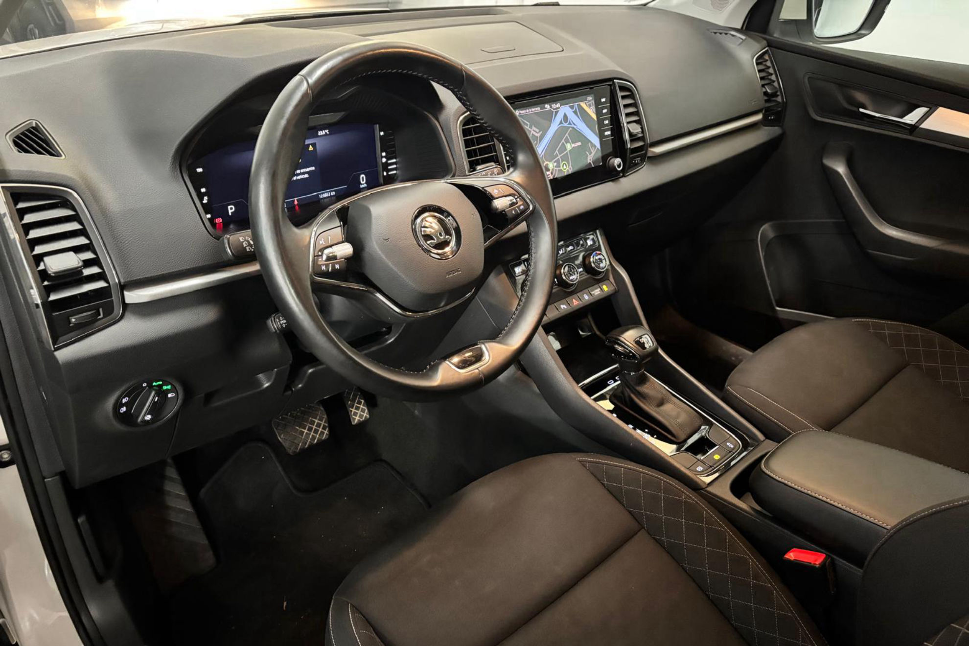 Škoda Karoq 2.0 TDI DSG 4x4 Ambition - foto 16