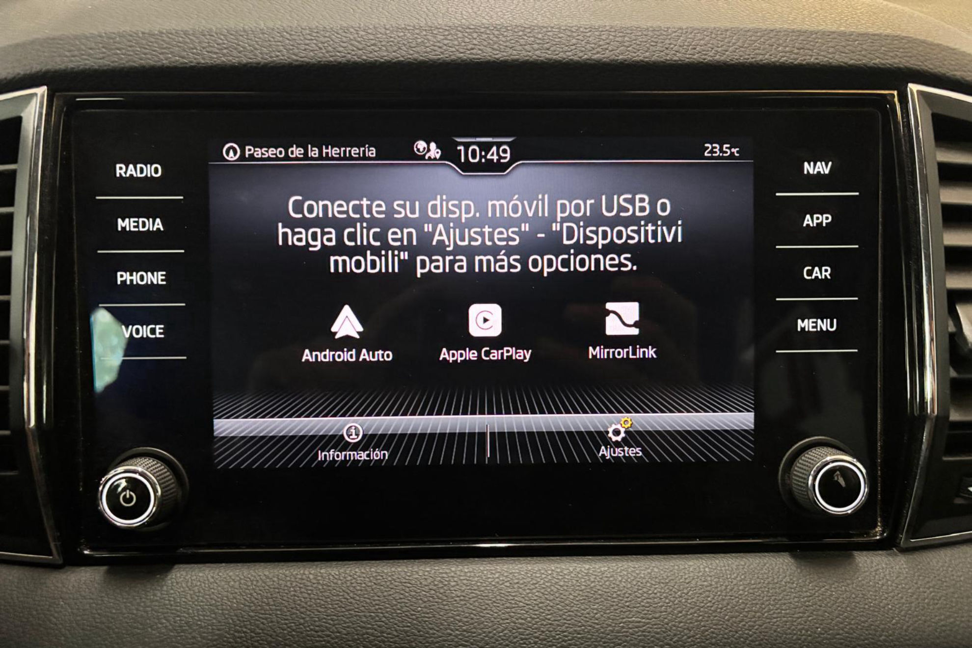 Škoda Karoq 2.0 TDI DSG 4x4 Ambition - foto 24