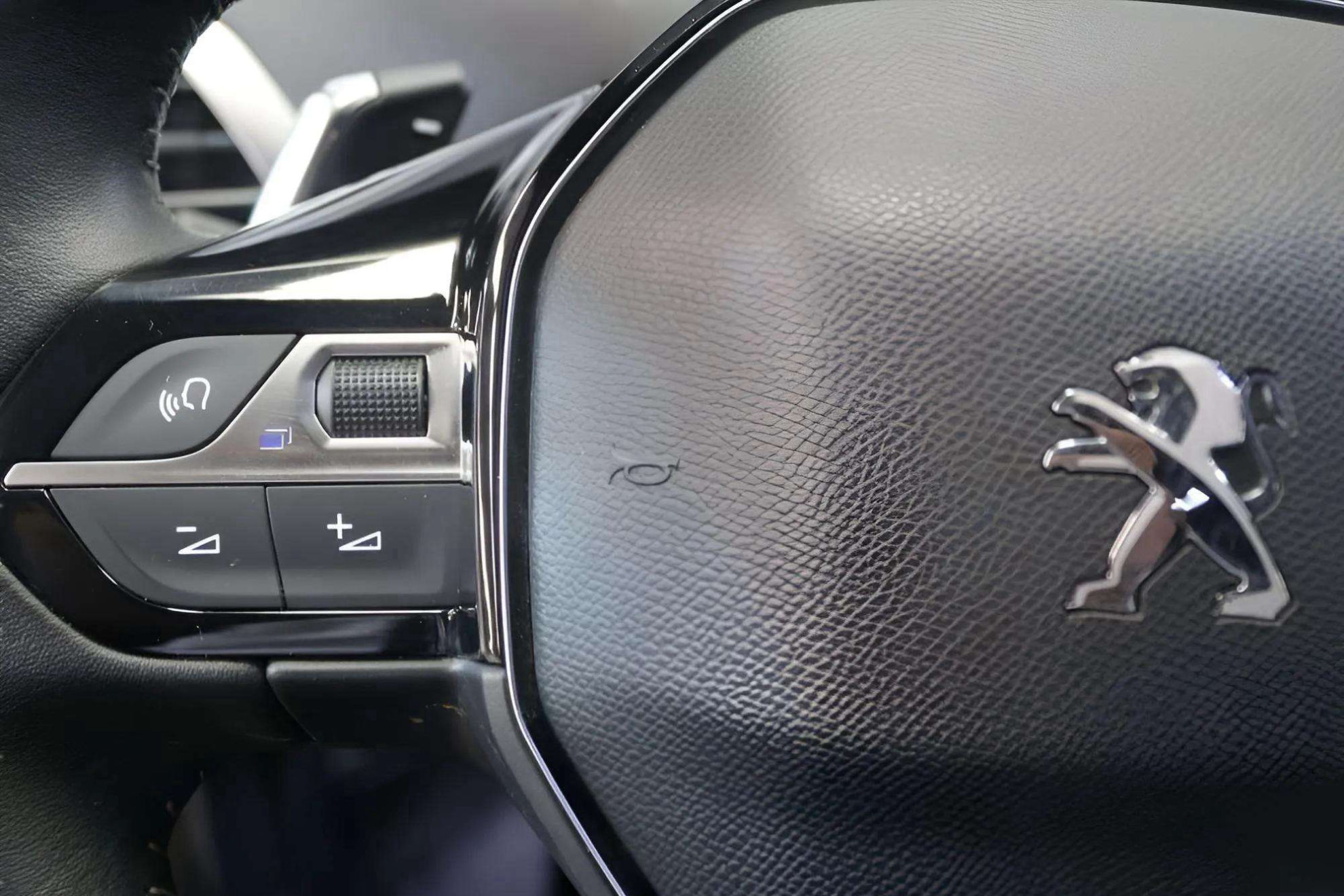 Peugeot 5008 1.5 BlueHDi GT EAT8 - foto 17
