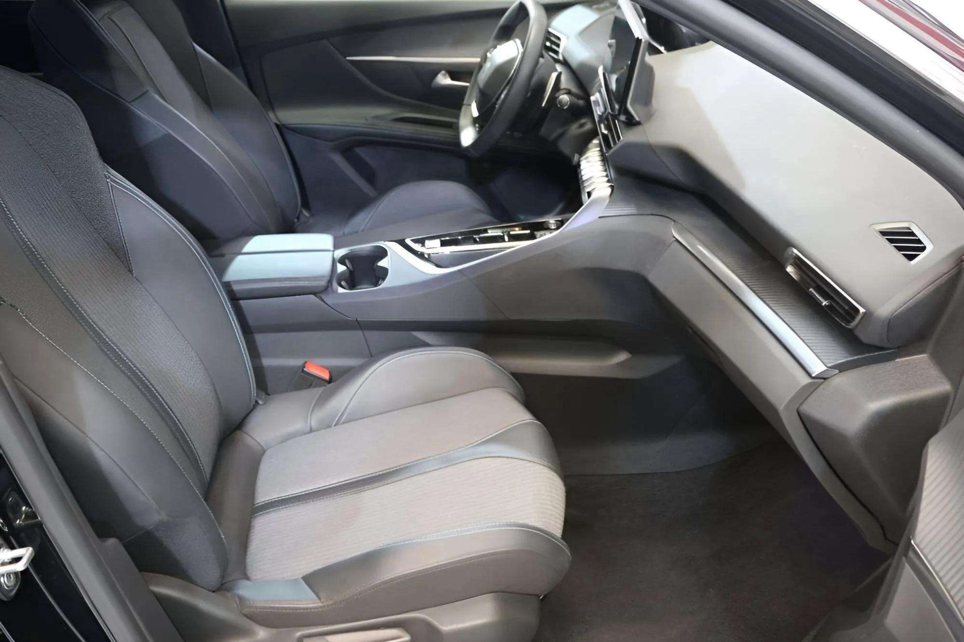 Peugeot 5008 1.5 BlueHDi GT EAT8 - foto 14