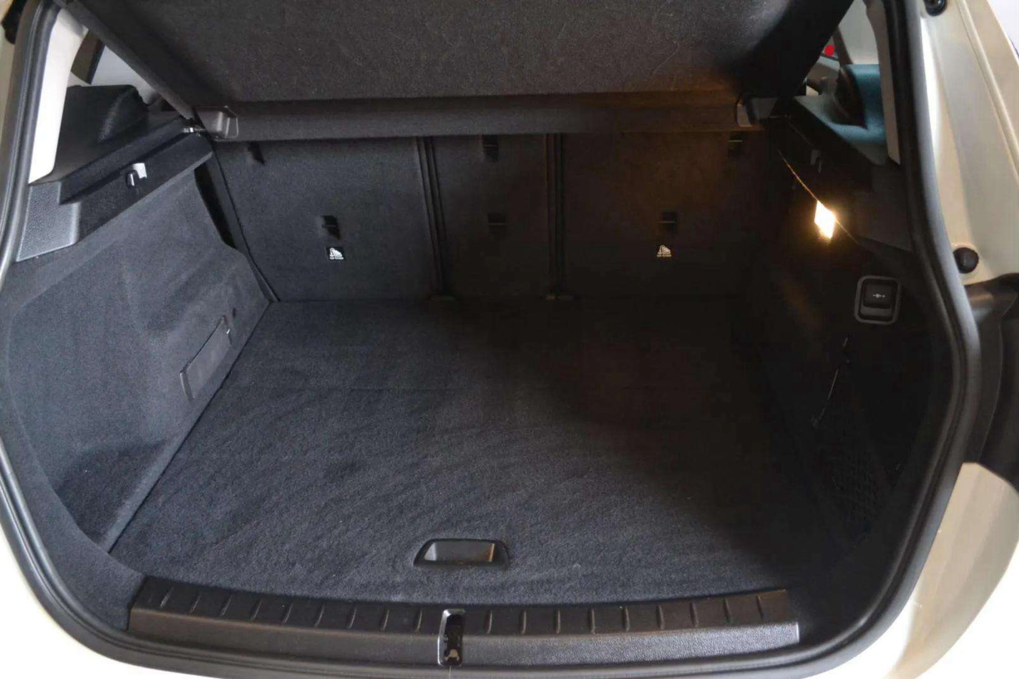 BMW Serie 2 Active Tourer 218d - foto 9