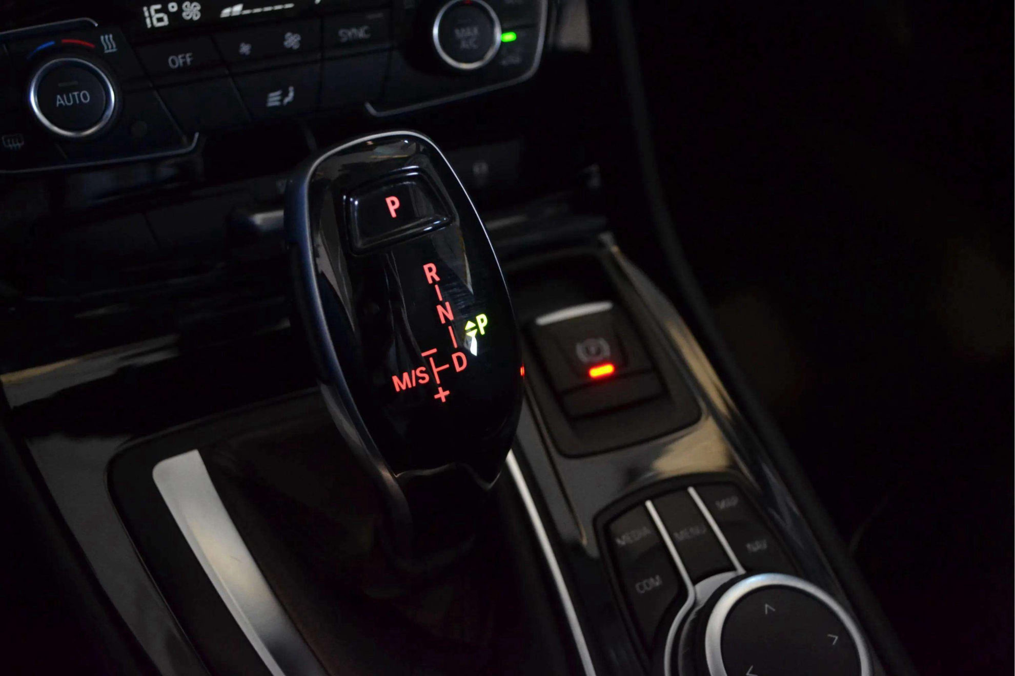 BMW Serie 2 Active Tourer 218d - foto 27