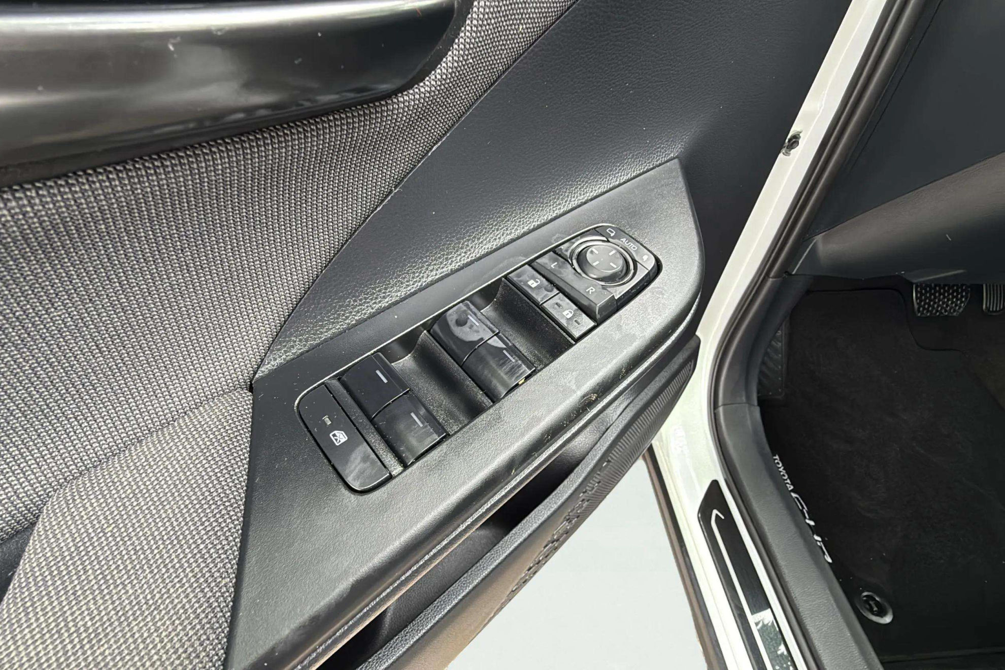 Toyota C-HR 1.8 Advance Hybrid 140 - foto 15