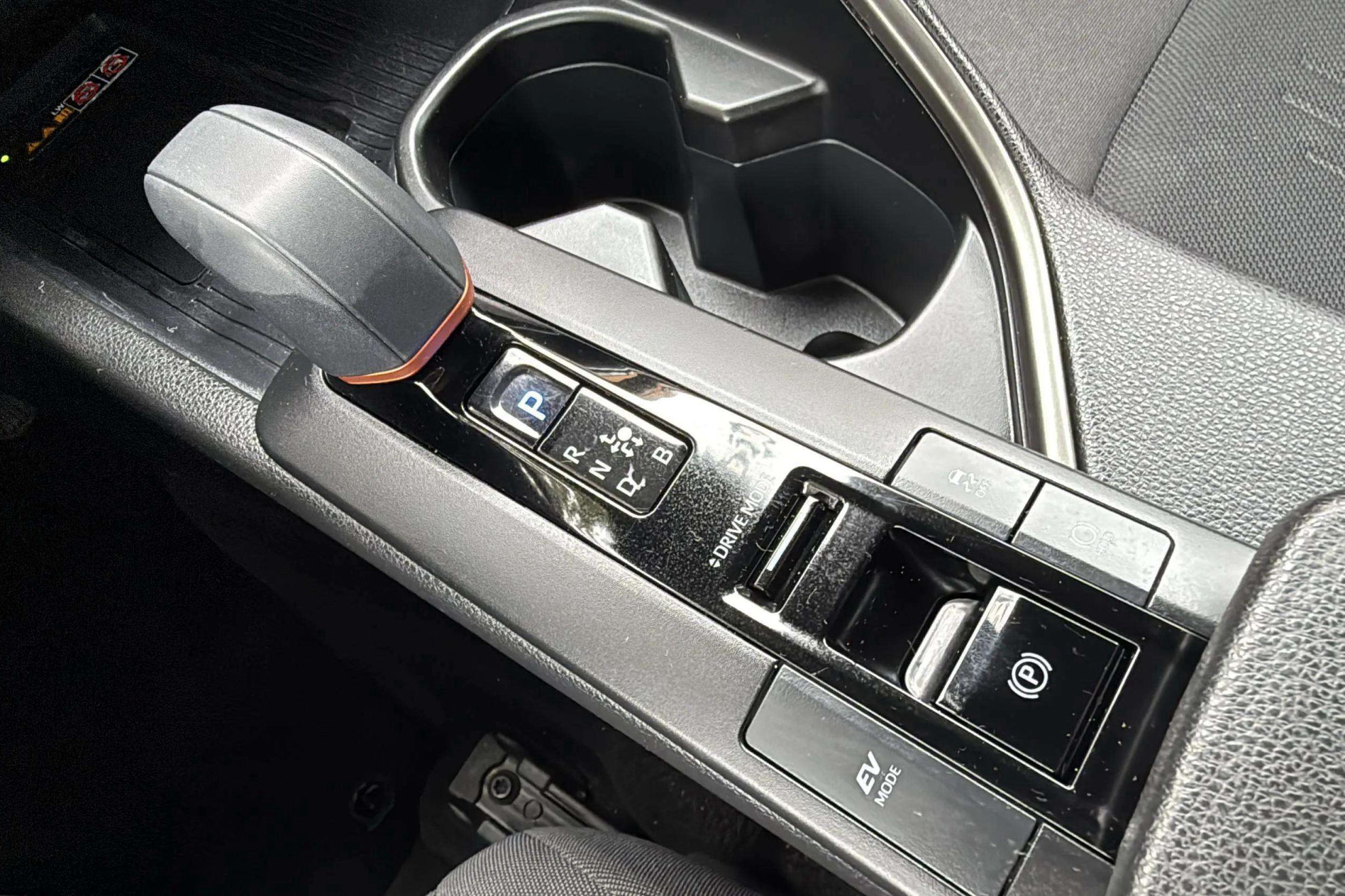 Toyota C-HR 1.8 Advance Hybrid 140 - foto 24