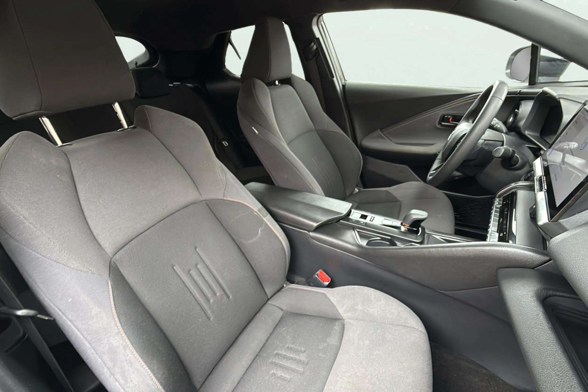 Toyota C-HR 1.8 Advance Hybrid 140 - foto 27
