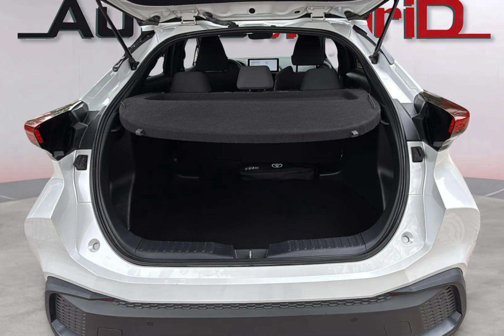 Toyota C-HR 1.8 Advance Hybrid 140 - foto 32