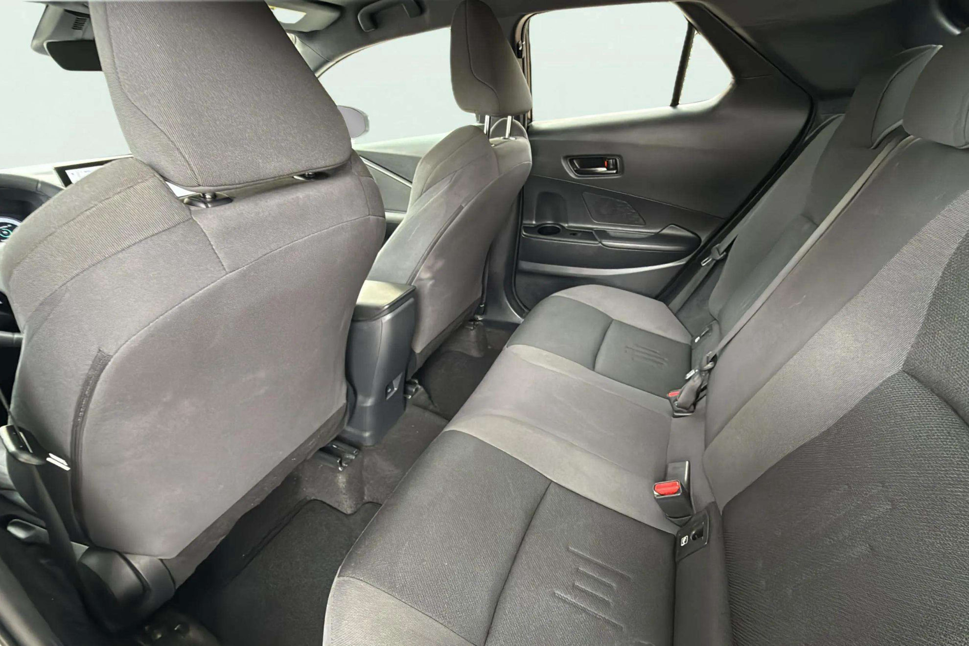 Toyota C-HR 1.8 Advance Hybrid 140 - foto 29