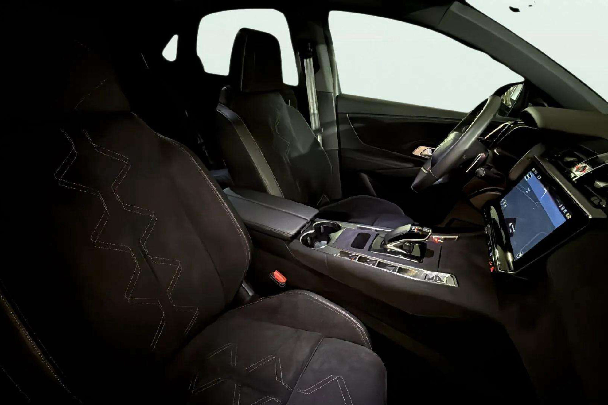 DS 7 E-Tense 225 Performance Line - foto 26