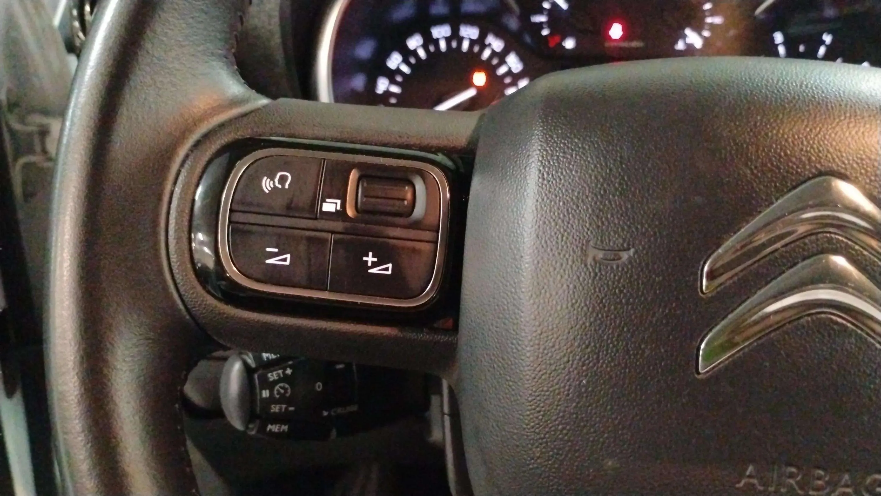 Citroën C3 Aircross BlueHDi EAT6 Shine Pack - foto 11