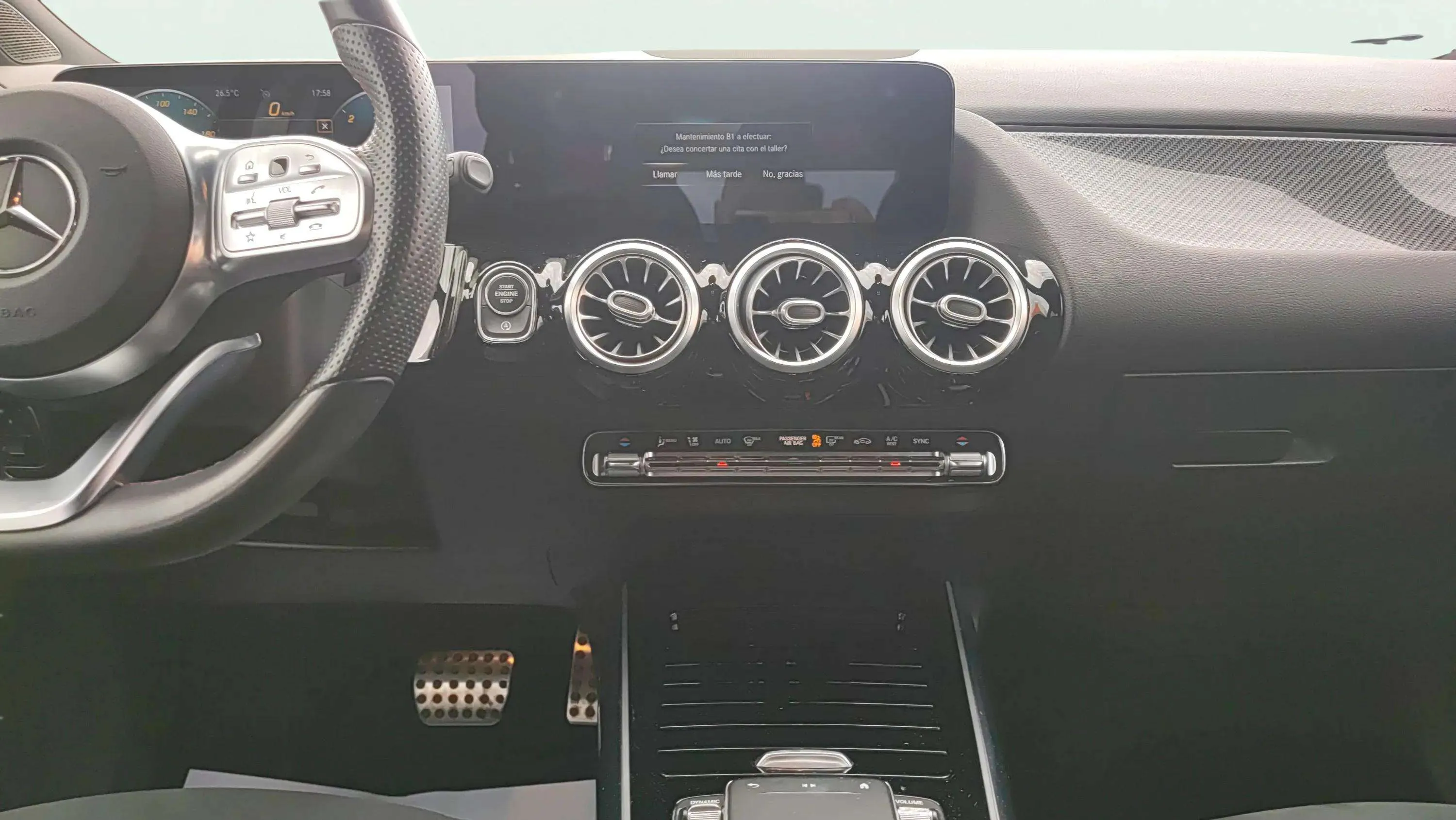 Mercedes-Benz GLA 200 D - foto 12