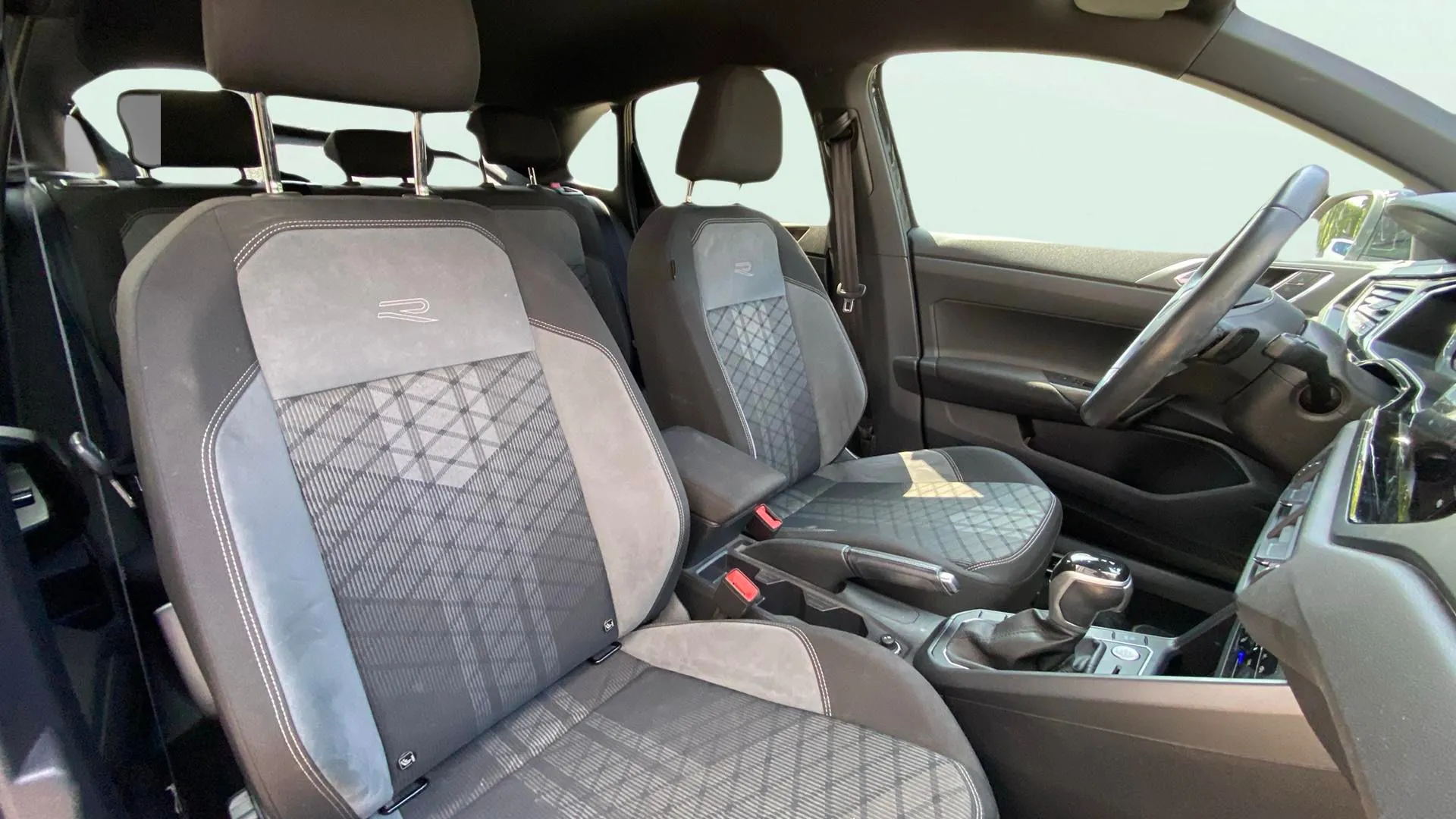 Volkswagen Taigo R-Line 1.0 TSI DSG - foto 17
