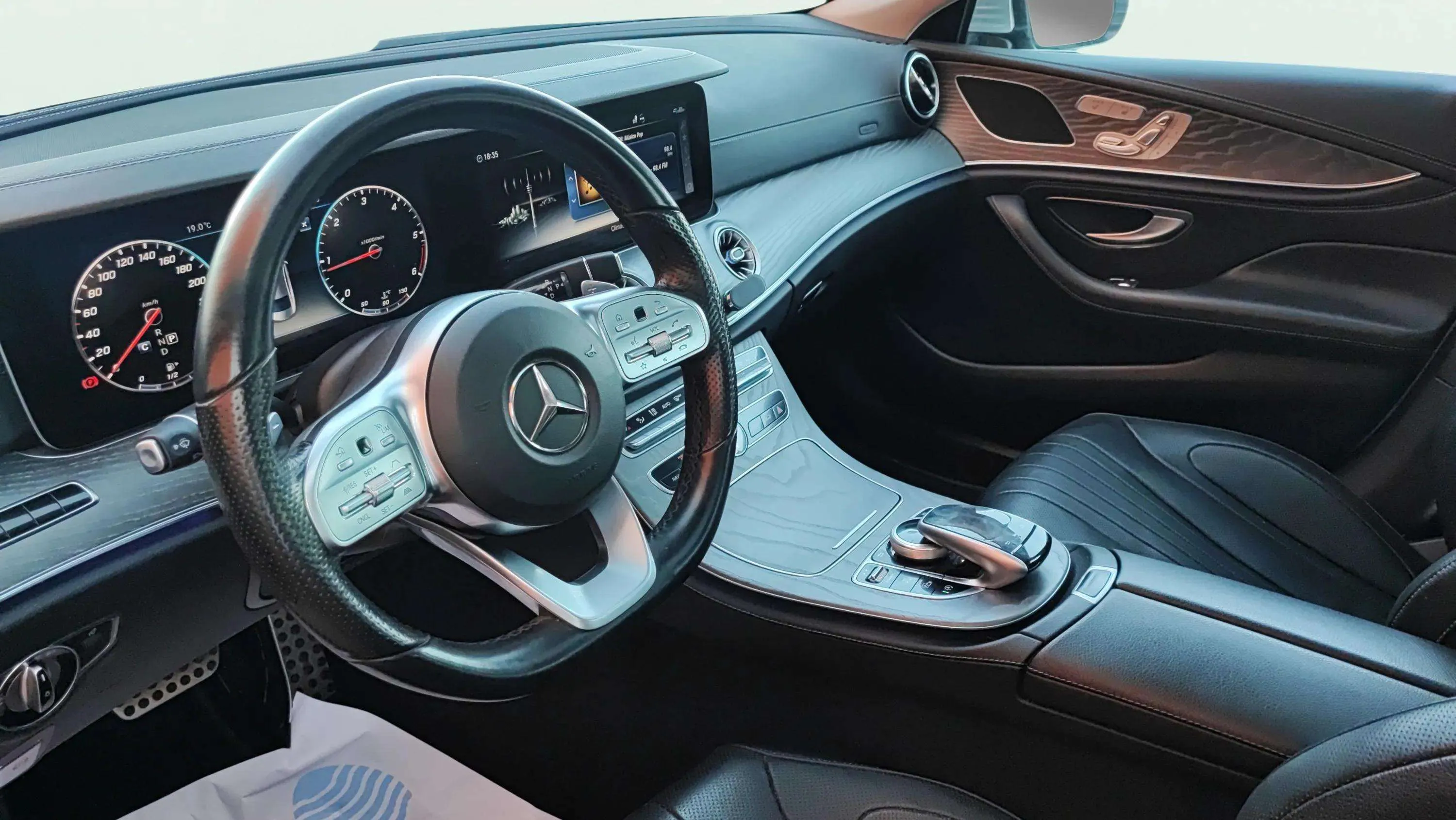 Mercedes-Benz CLS 300 d - foto 29