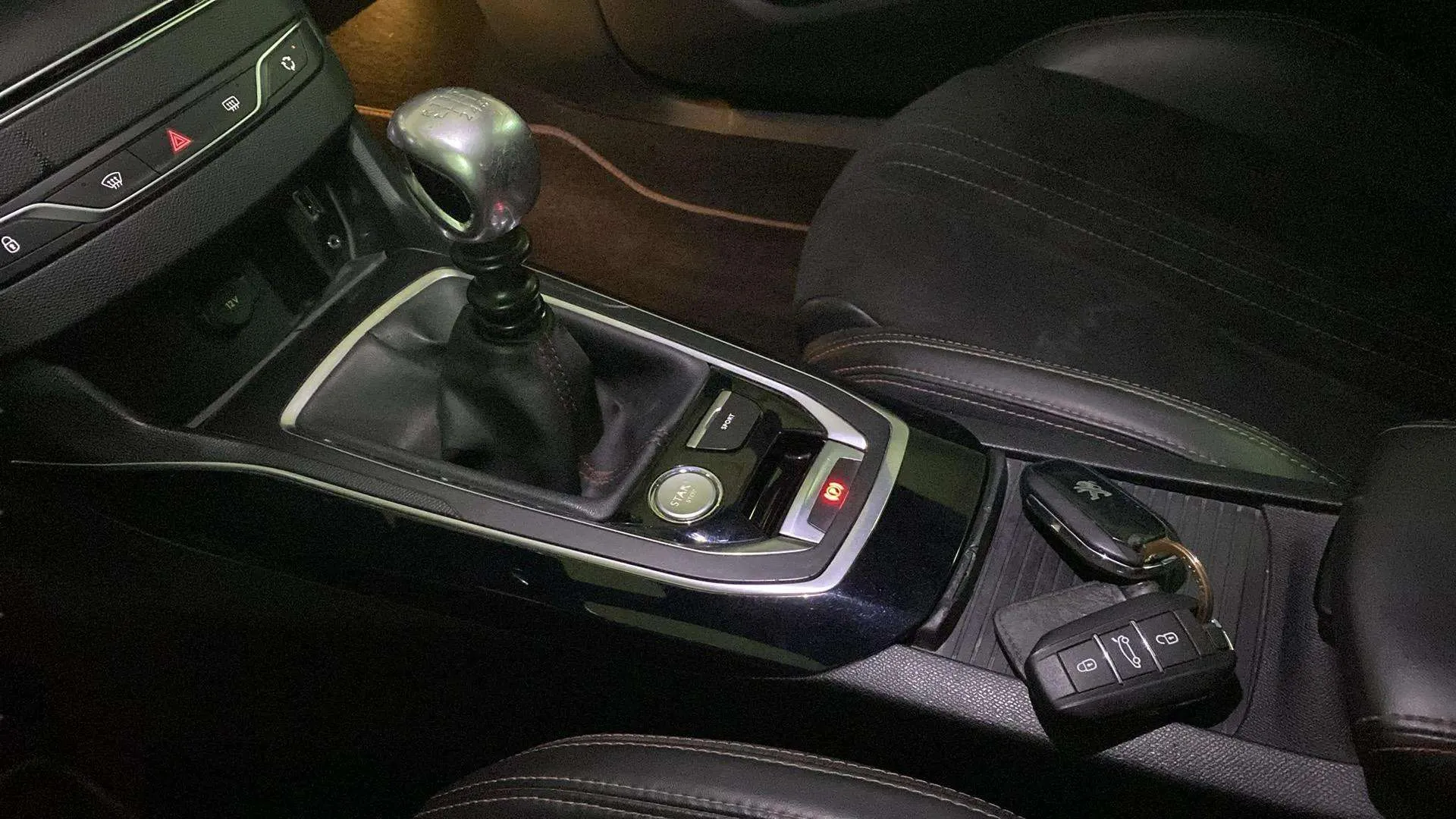 Peugeot 308 GT - foto 16