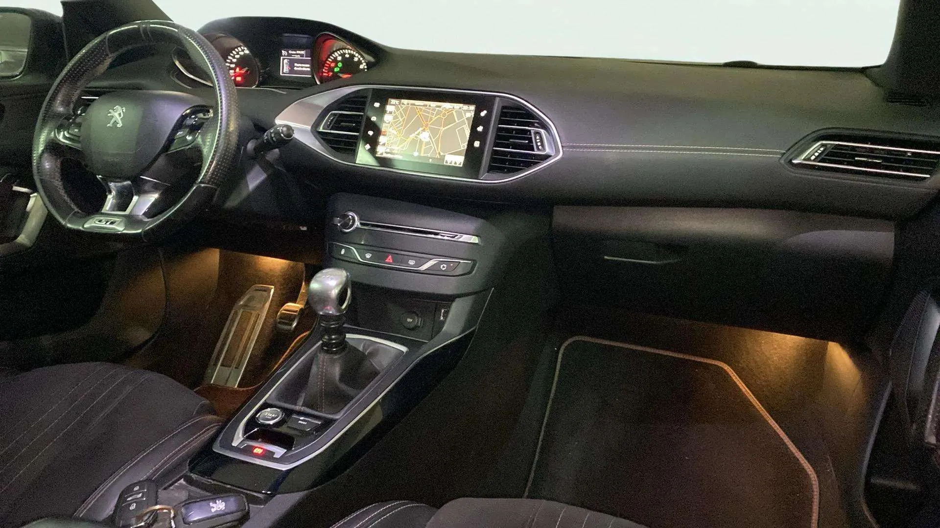 Peugeot 308 GT - foto 18