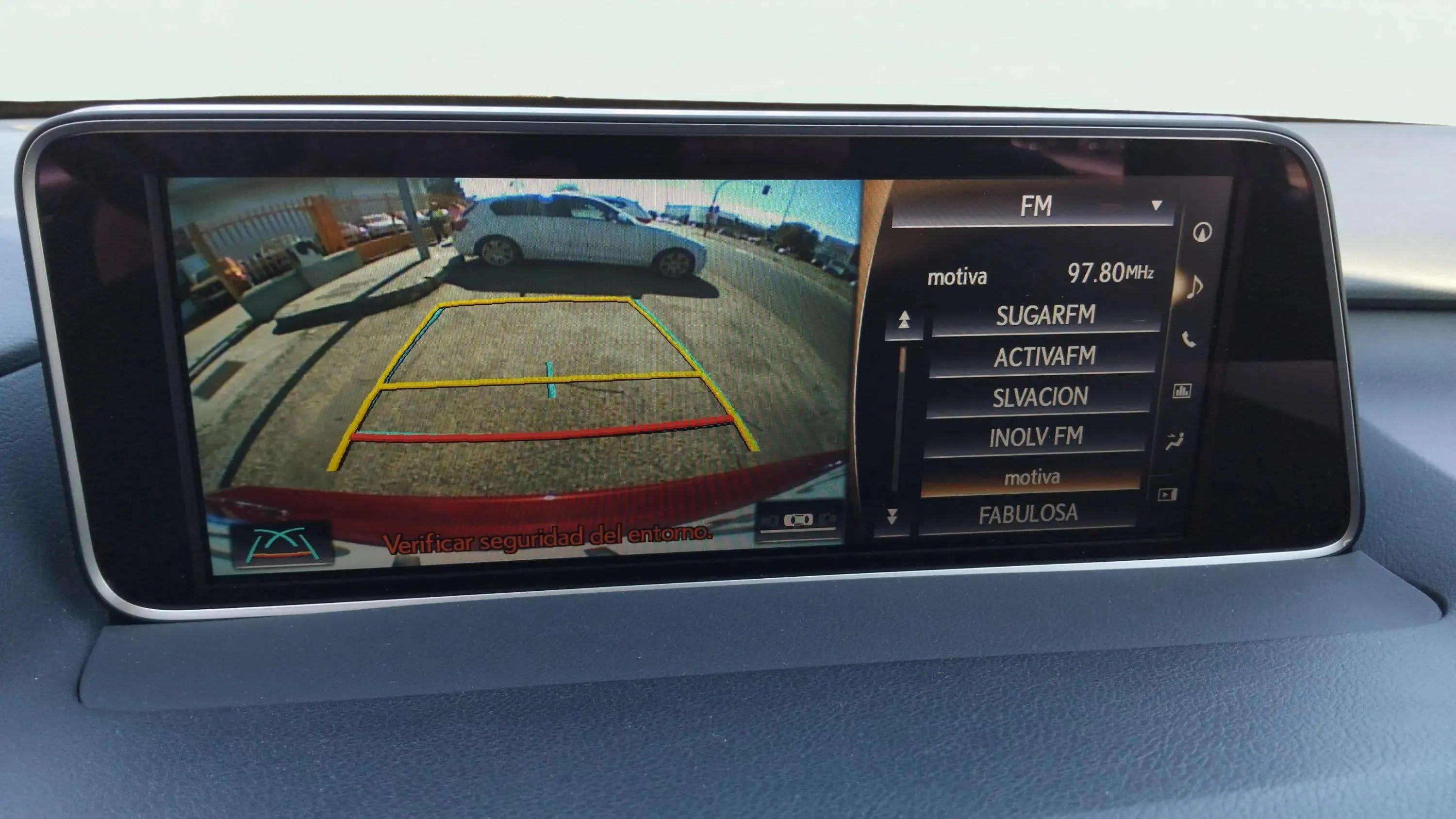 Lexus RX 450h Executive - foto 19
