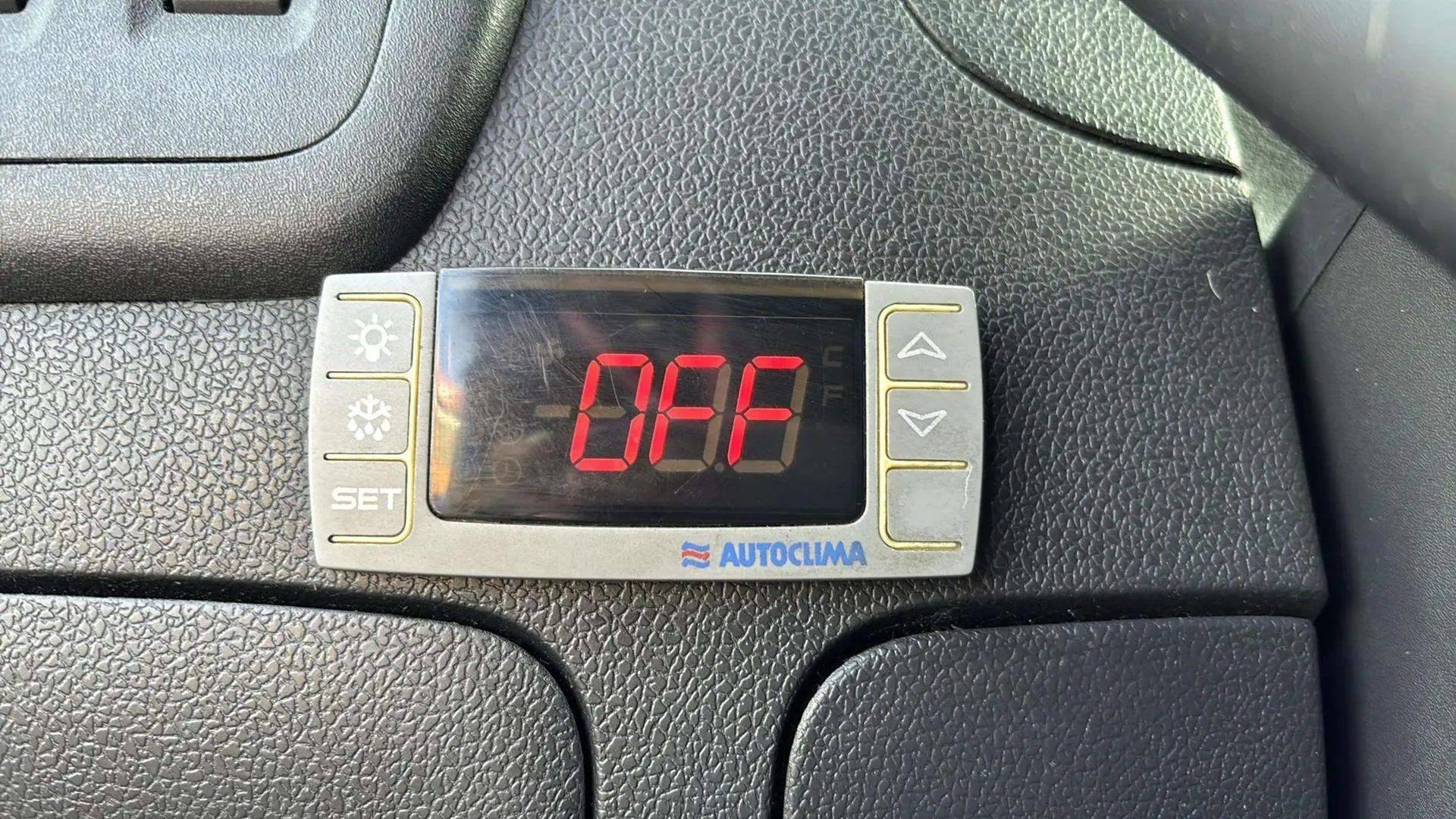 Nissan NV400 - foto 19