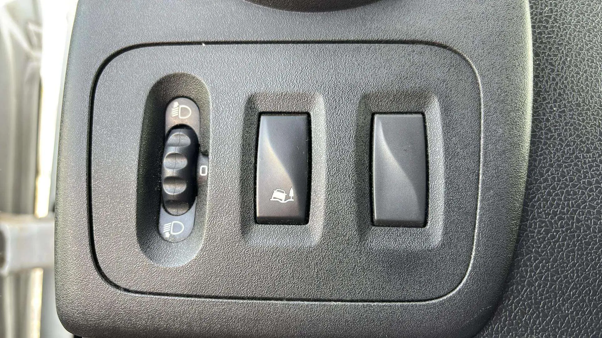 Nissan NV400 - foto 21