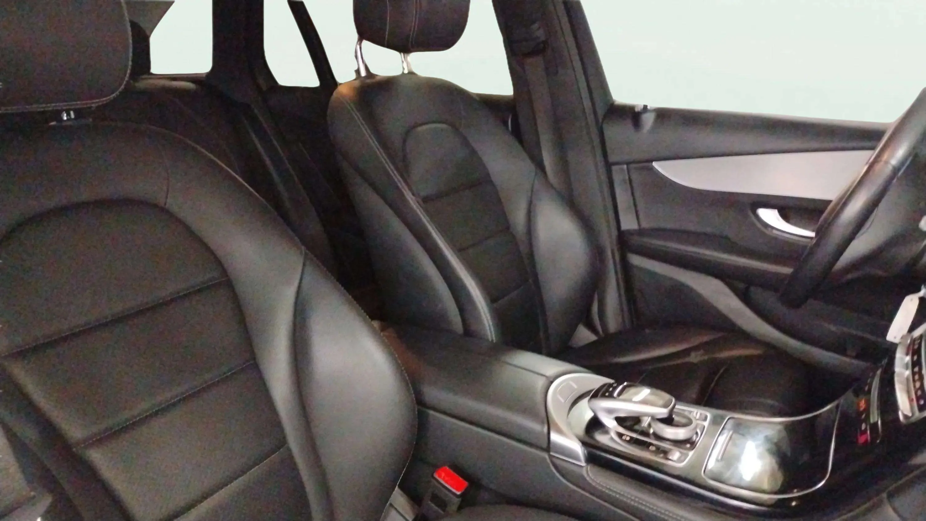 Mercedes-Benz GLC 250 4MATIC - foto 11