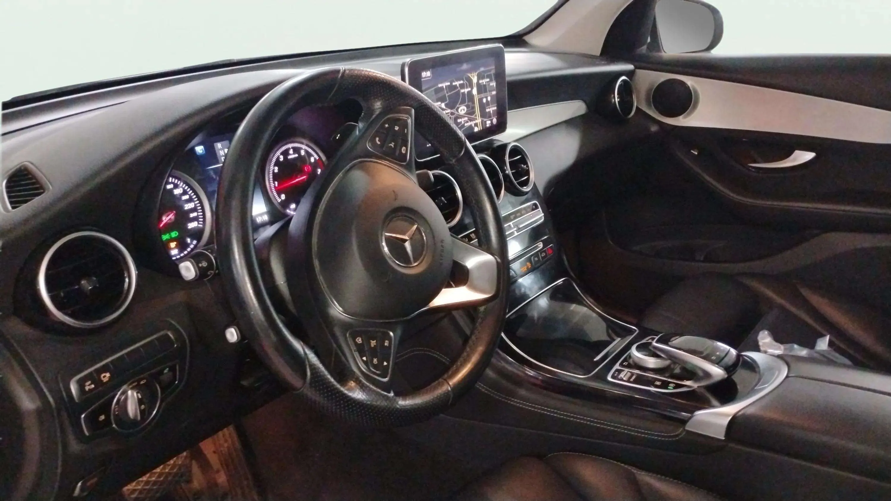 Mercedes-Benz GLC 250 4MATIC - foto 6