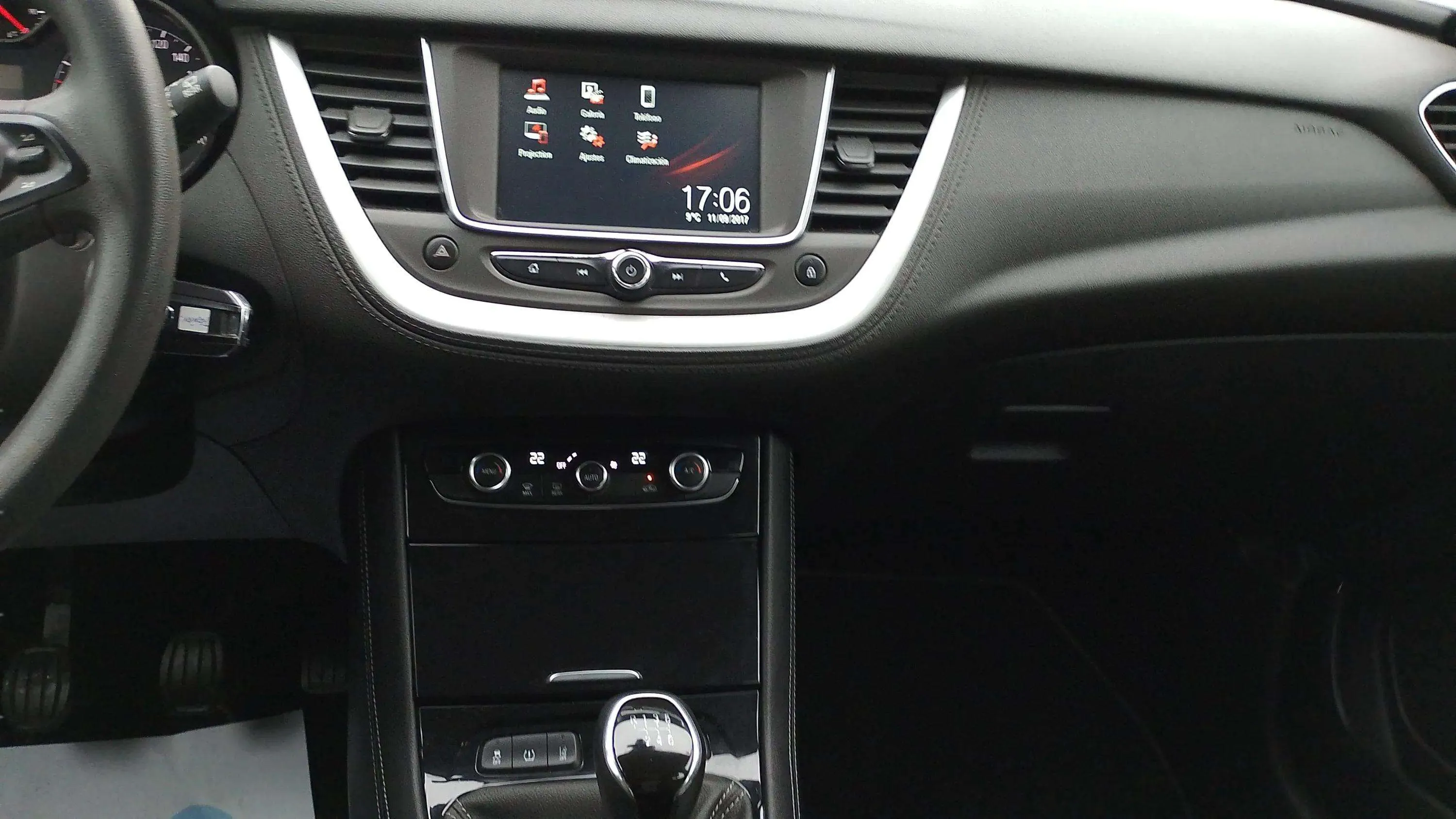 Opel Grandland 1.2 Turbo Design Line - foto 12