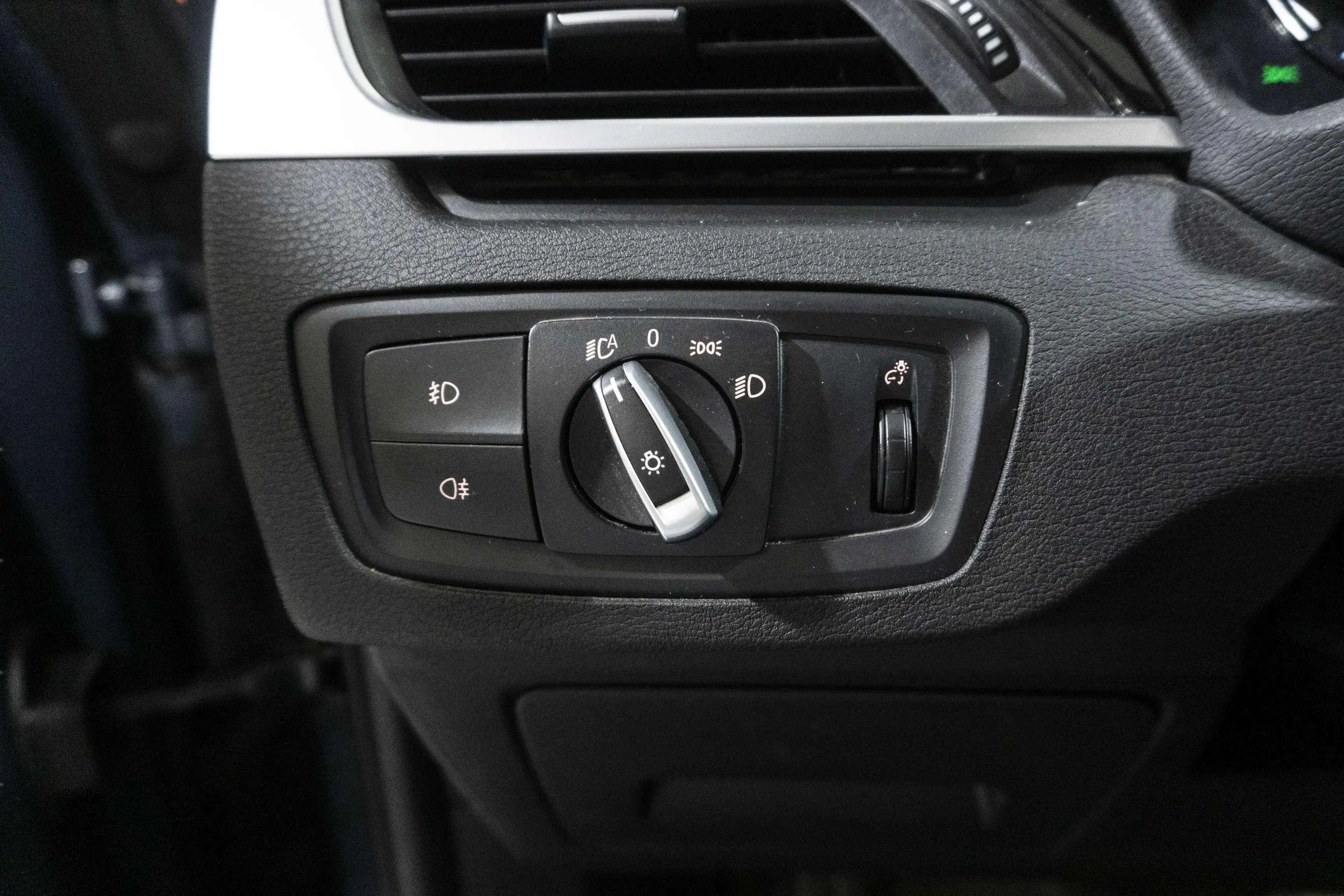 BMW X1 sDrive20dA - foto 18