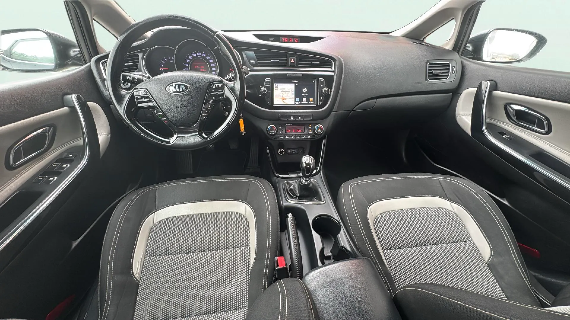 Kia Ceed 1.6 CRDi VGT Drive - foto 10