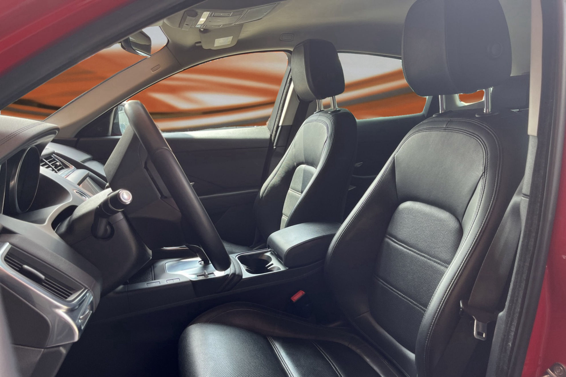 Jaguar E-Pace 2.0D S 4WD - foto 31