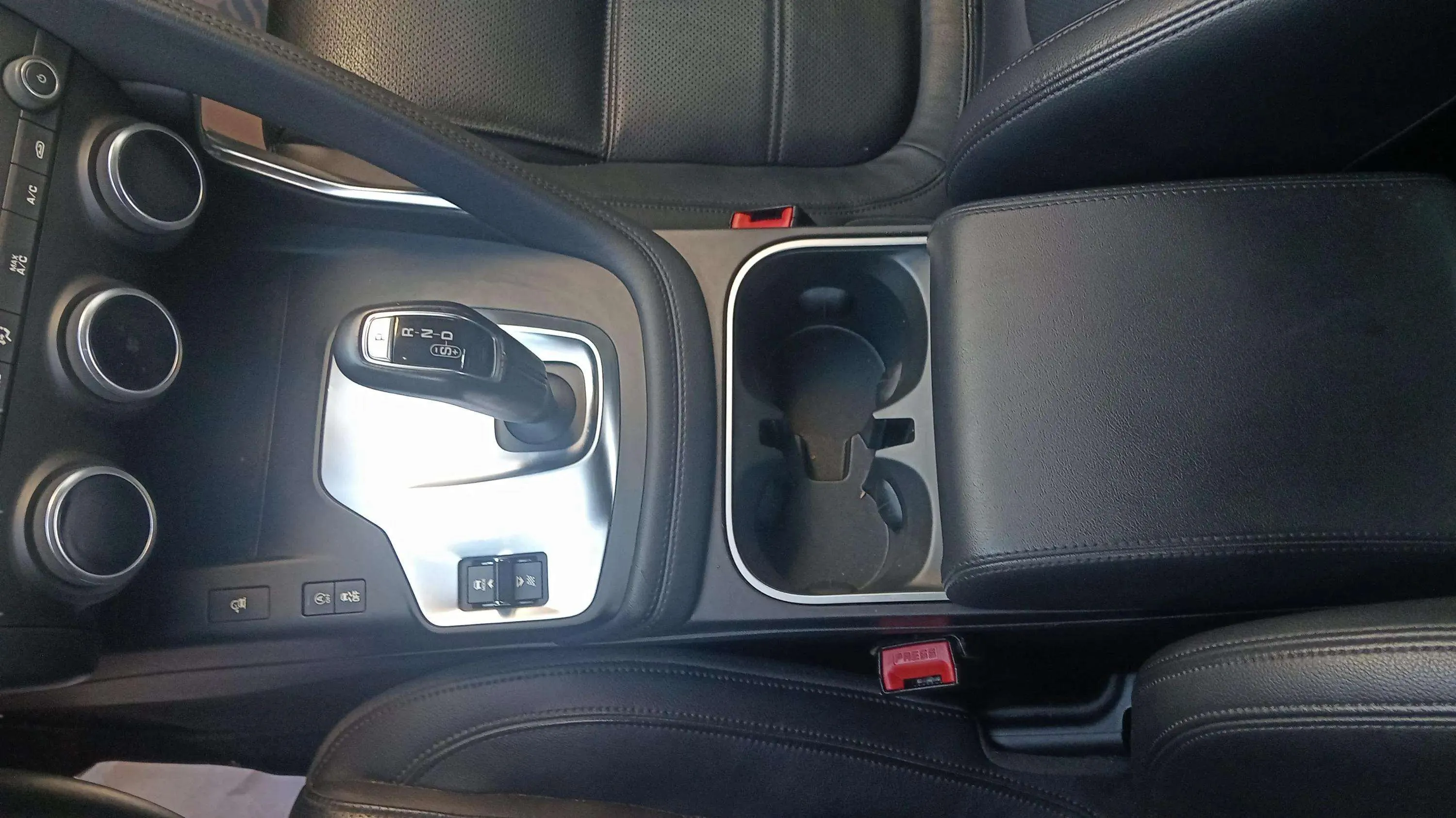 Jaguar E-Pace 2.0D S 4WD - foto 27