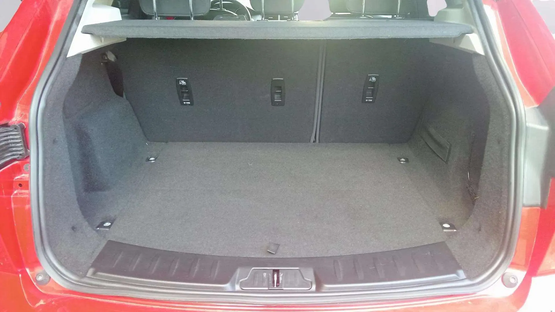 Jaguar E-Pace 2.0D S 4WD - foto 30