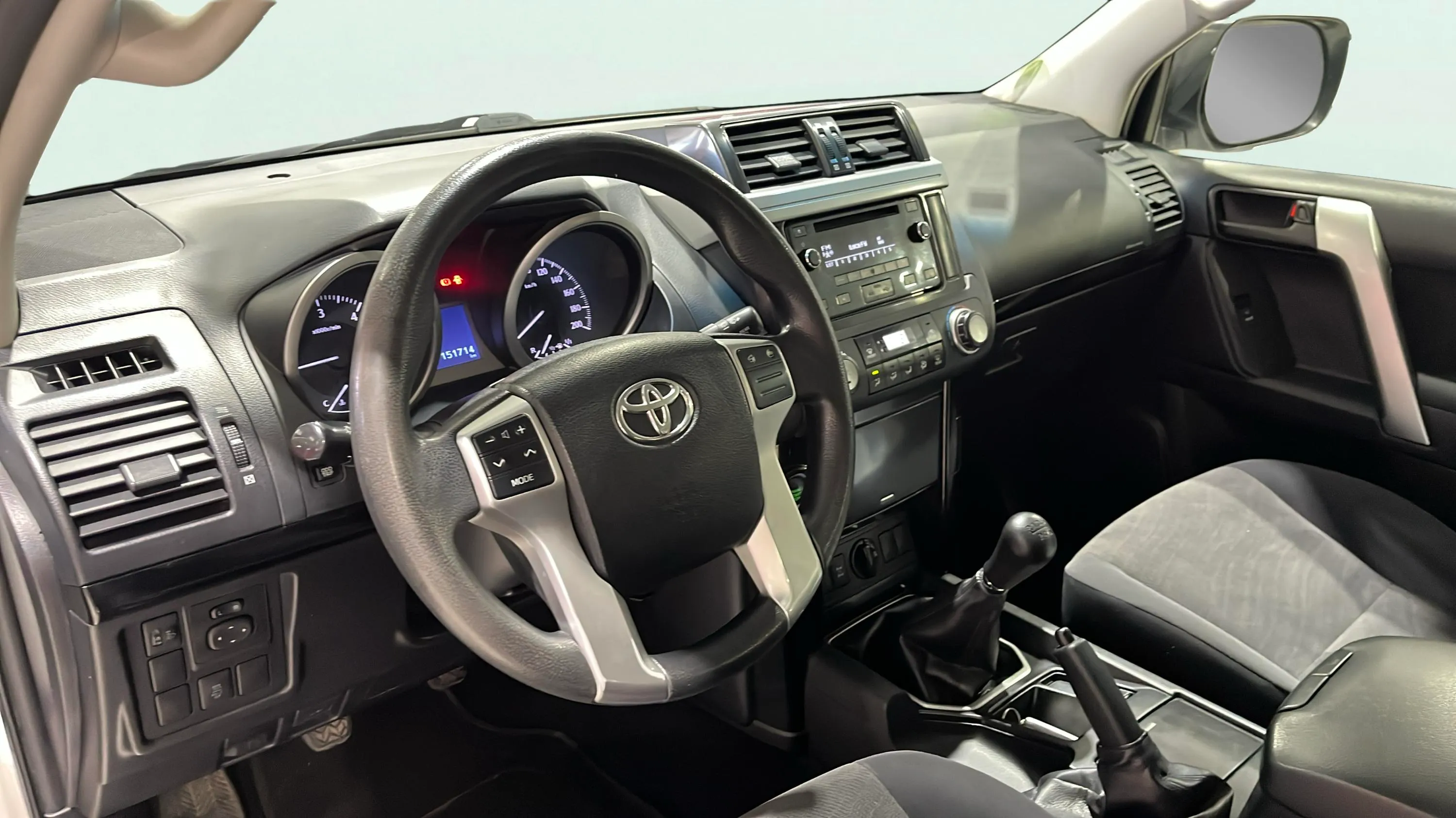 Toyota Land Cruiser 2.8 D-4D GX - foto 11