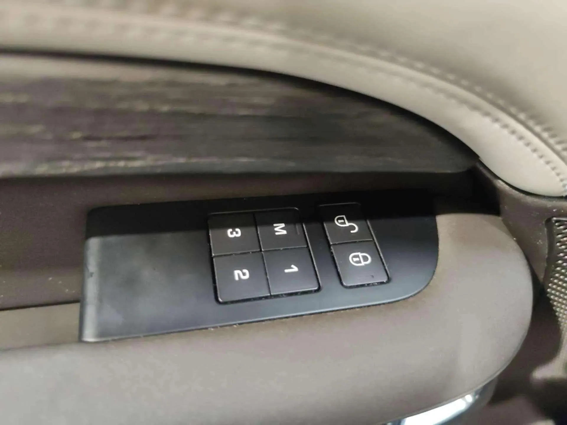 Land Rover Discovery 2.0 I4 TD4 SE - foto 20
